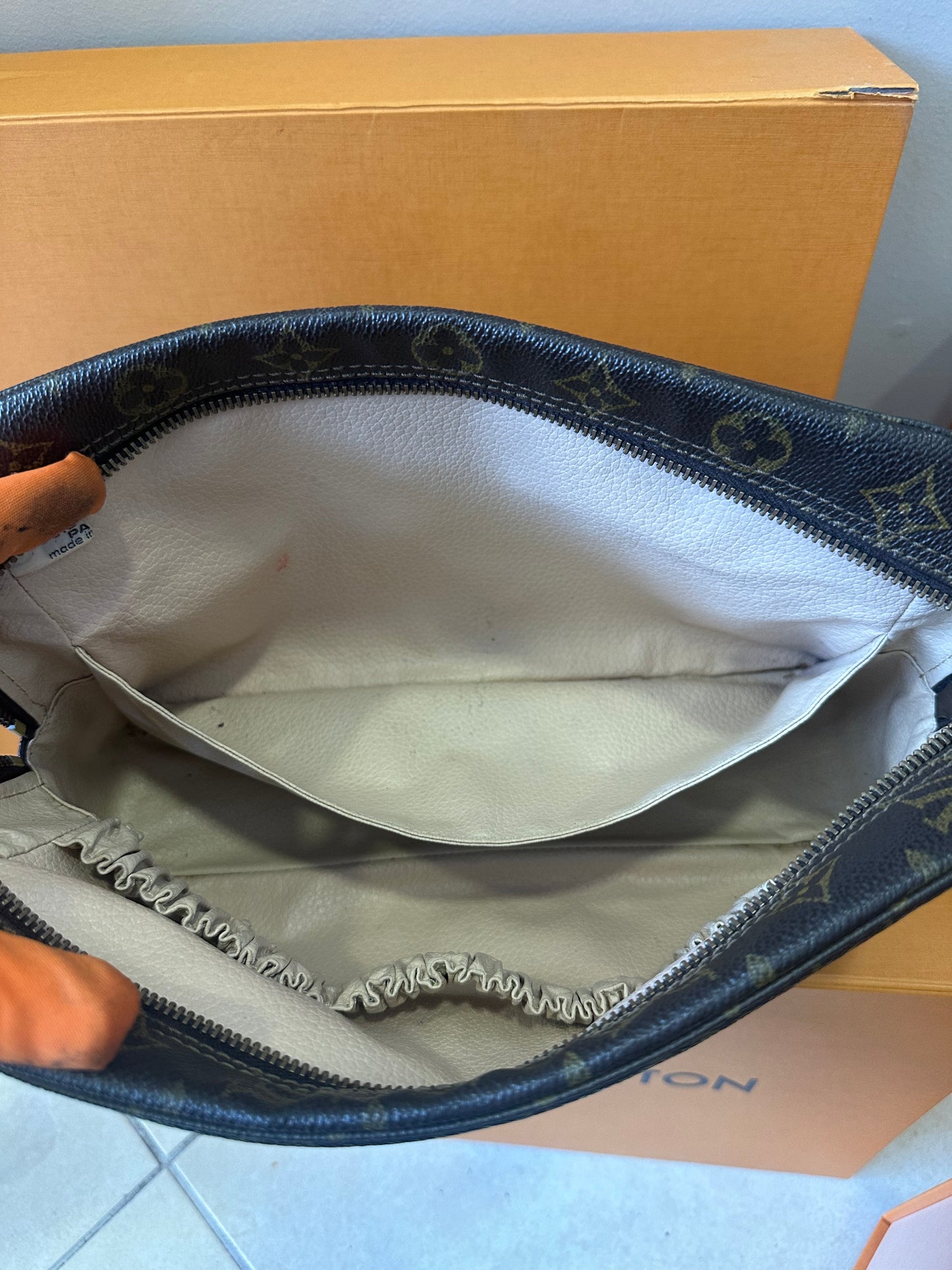 Louis Vuitton Trousse 28