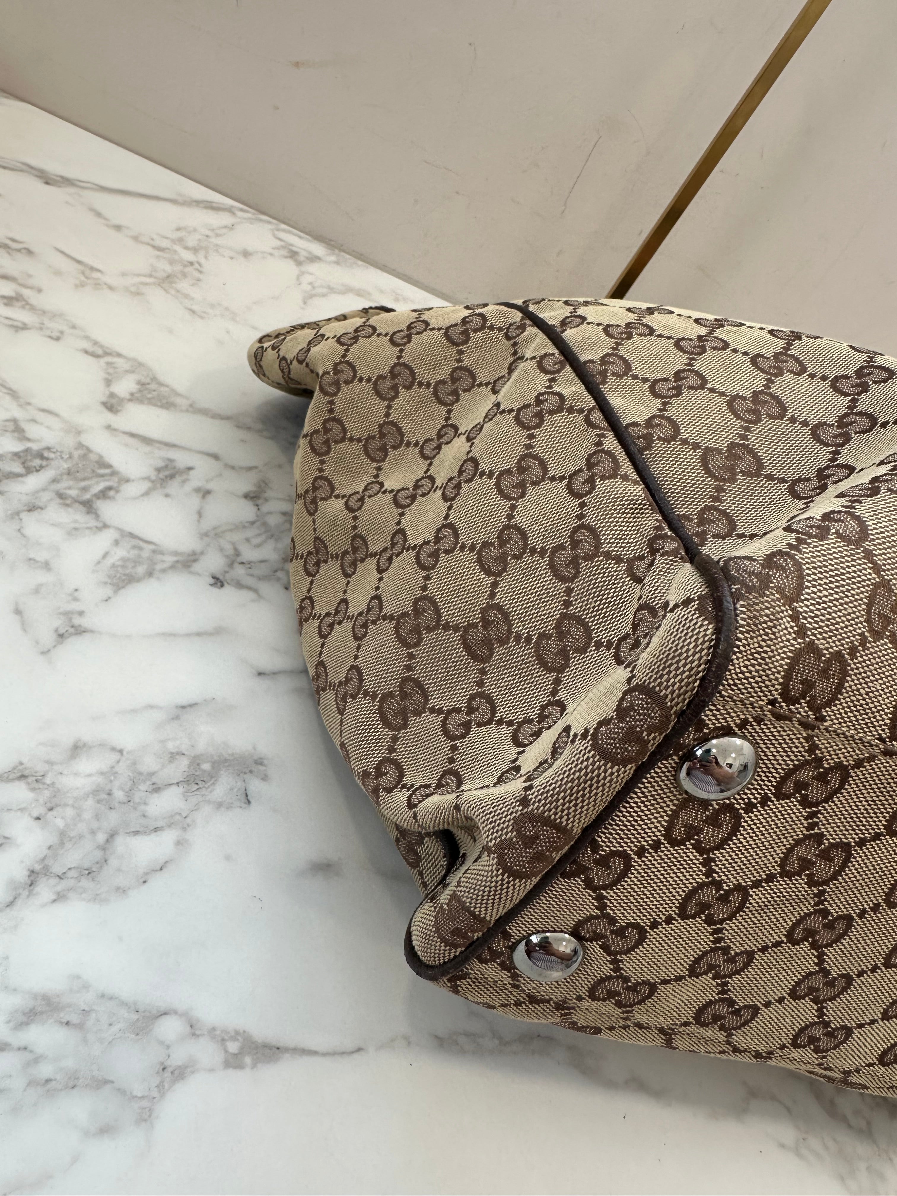 Gucci Beige