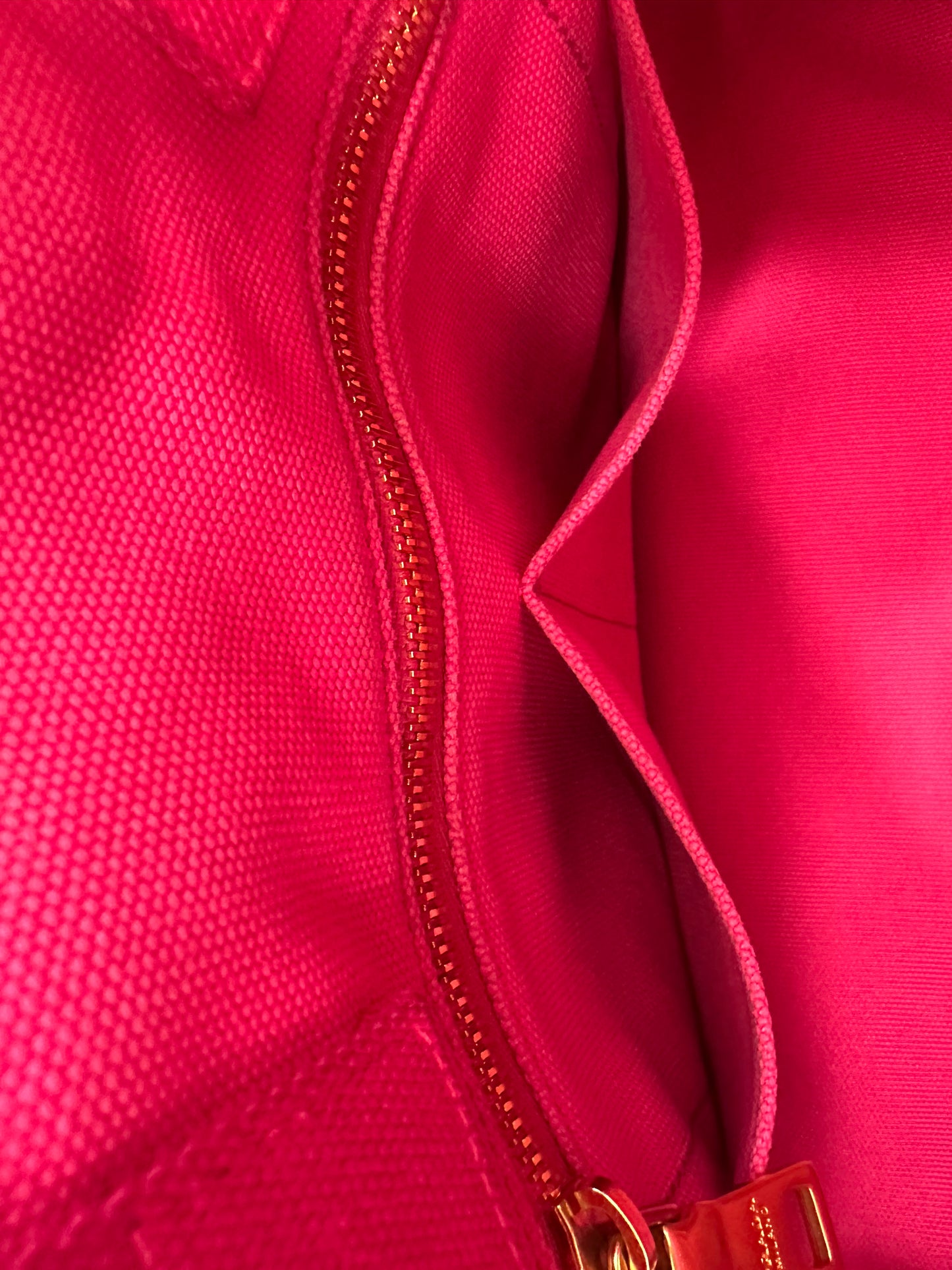 Prada Pink Denim Canapa