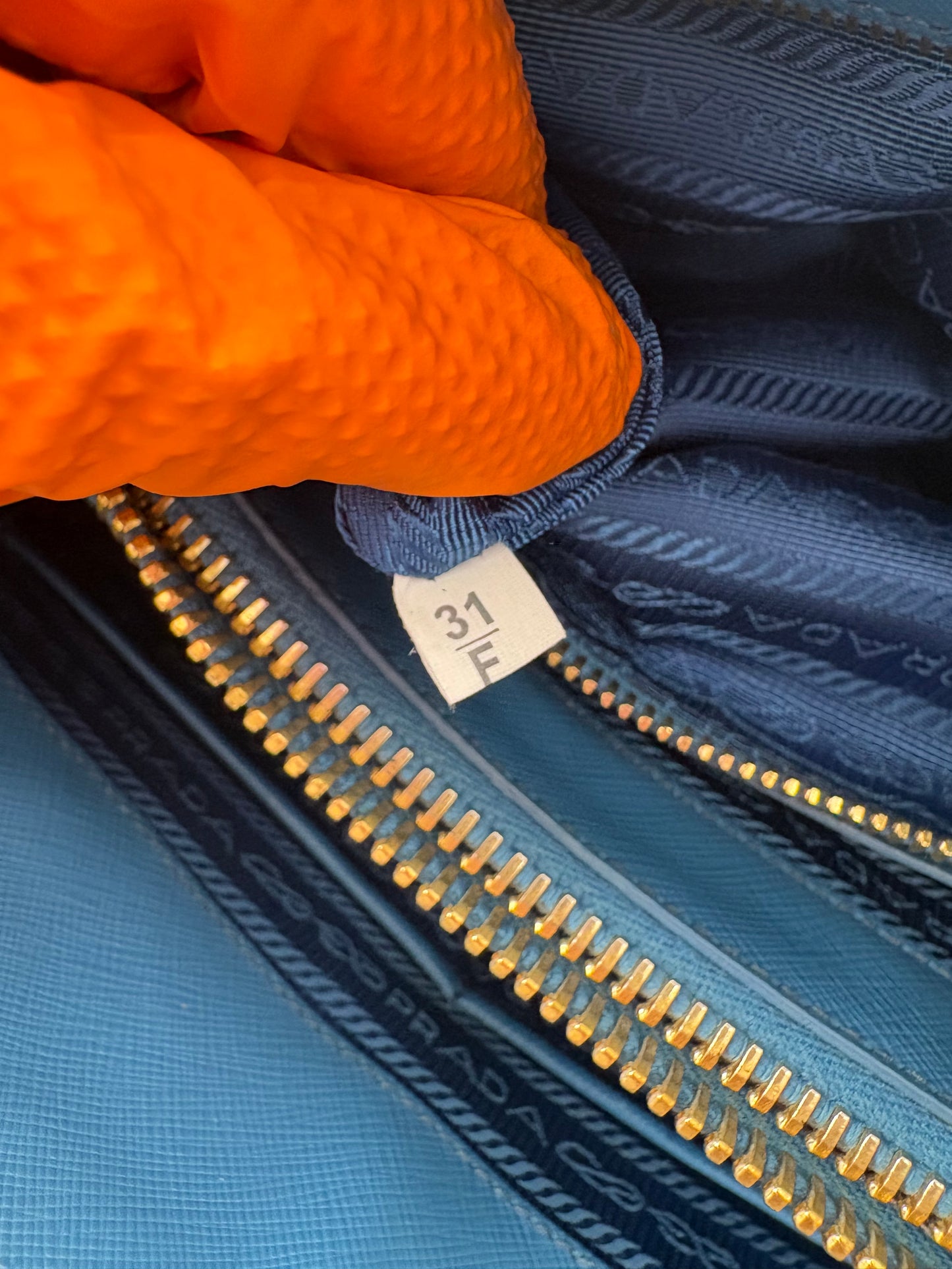 383516 - Prada Blue
