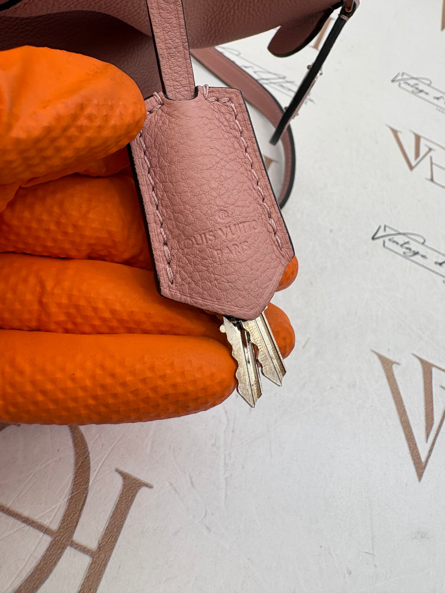017686 - Louis Vuitton Lockit PM