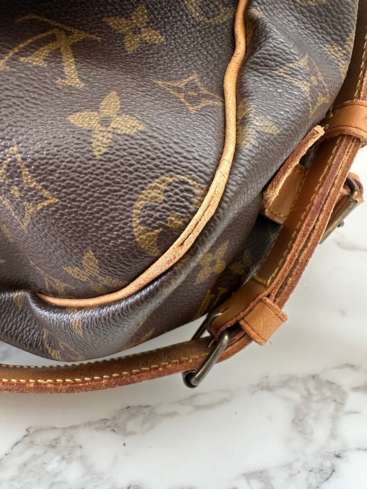 Louis Vuitton Saumur 43