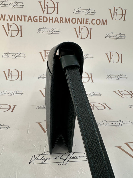 016851 - Louis Vuitton Green Taiga