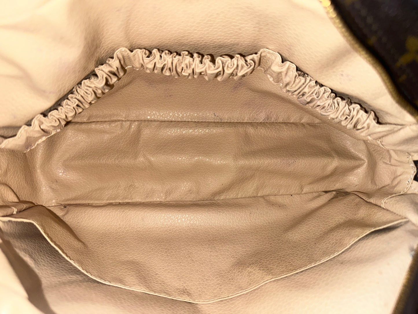 Louis Vuitton Trousse Toilette 28