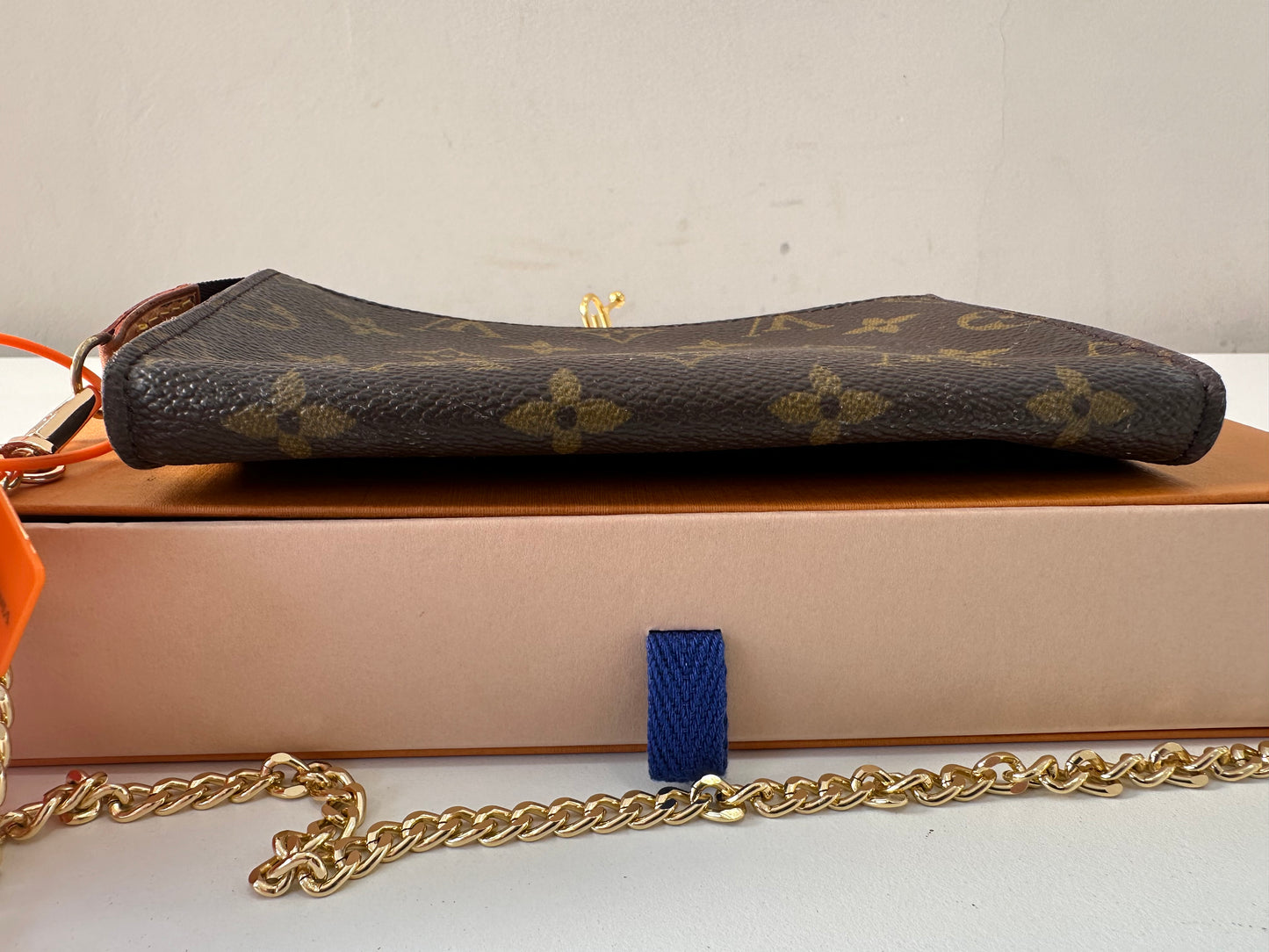Louis Vuitton Pochette Bucket