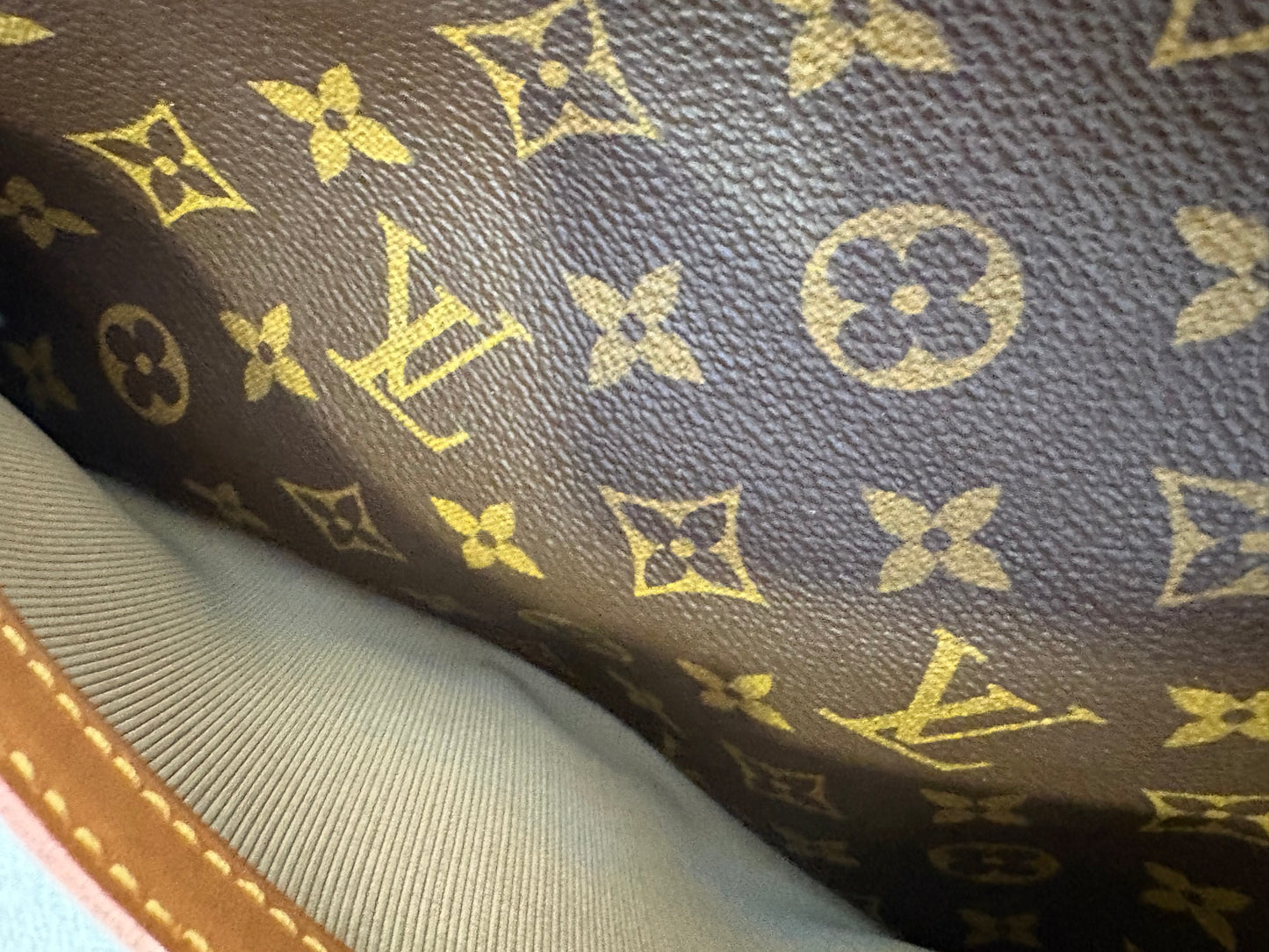 Louis Vuitton Reporter PM