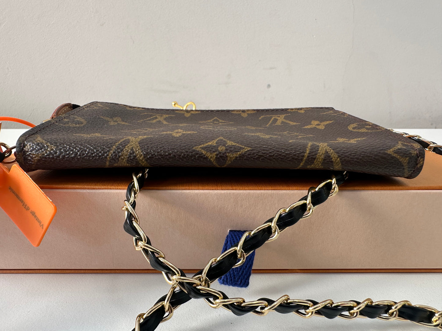 Louis Vuitton Pochette Bucket