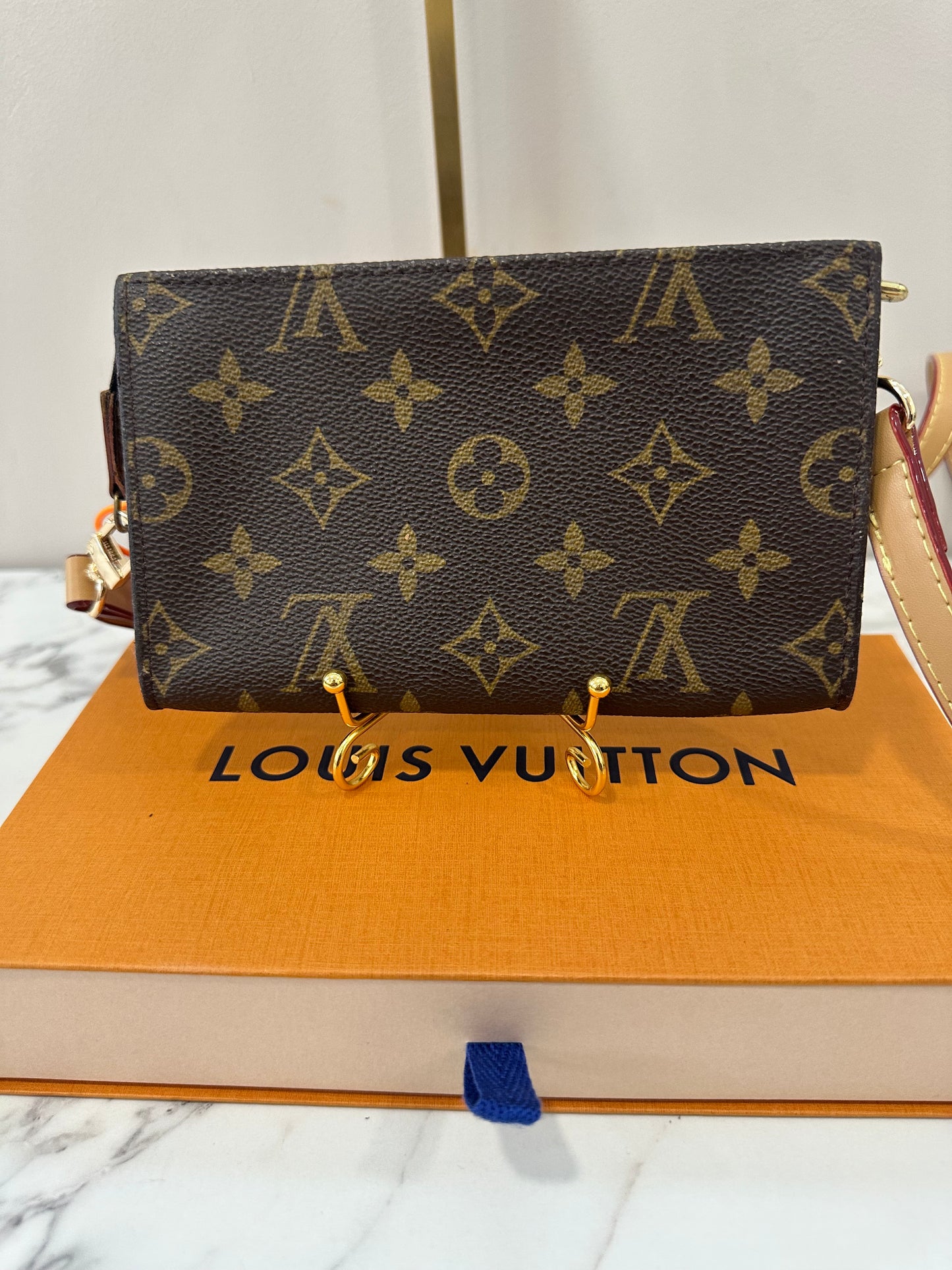 Louis Vuitton Pochette Bucket