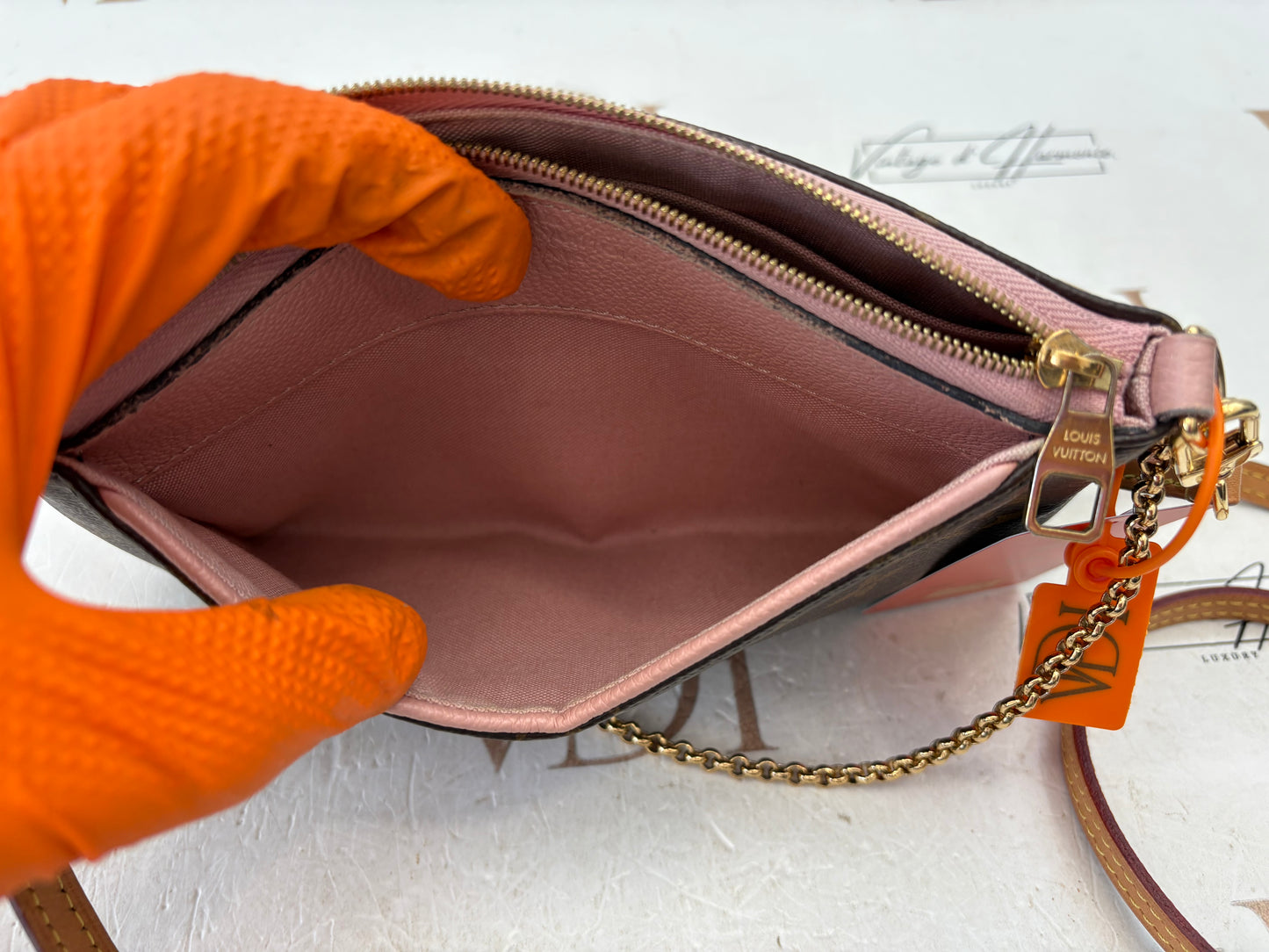 017249 - Louis Vuitton Pallas Pouch