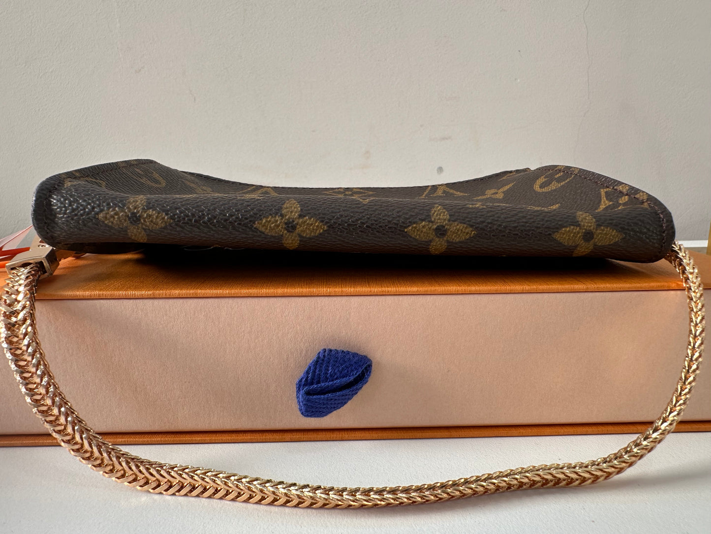 Louis Vuitton Pochette Bucket