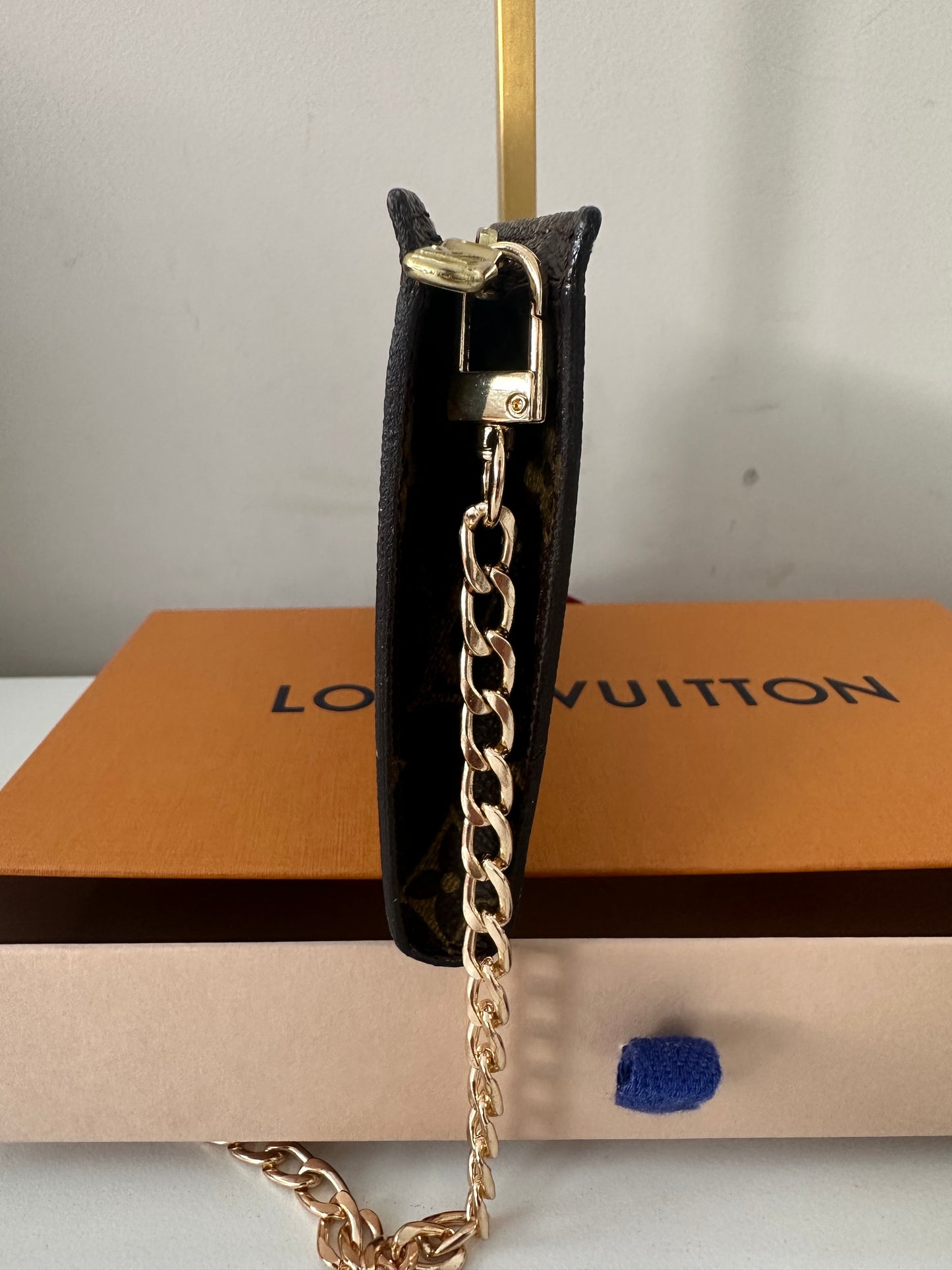 Louis Vuitton Pochette Bucket