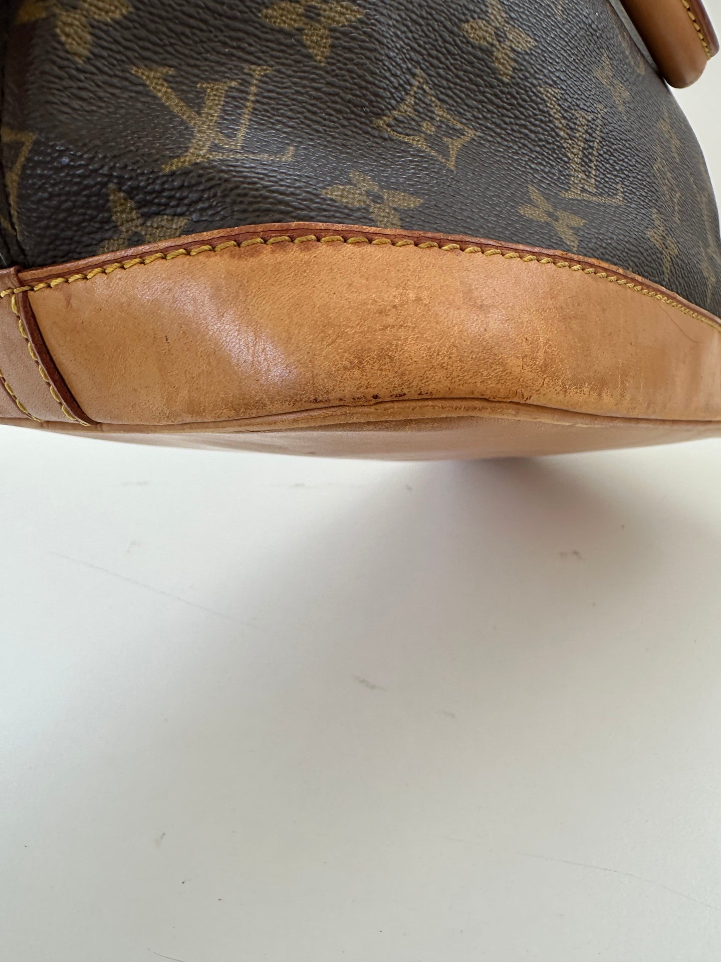 Louis Vuitton Alma