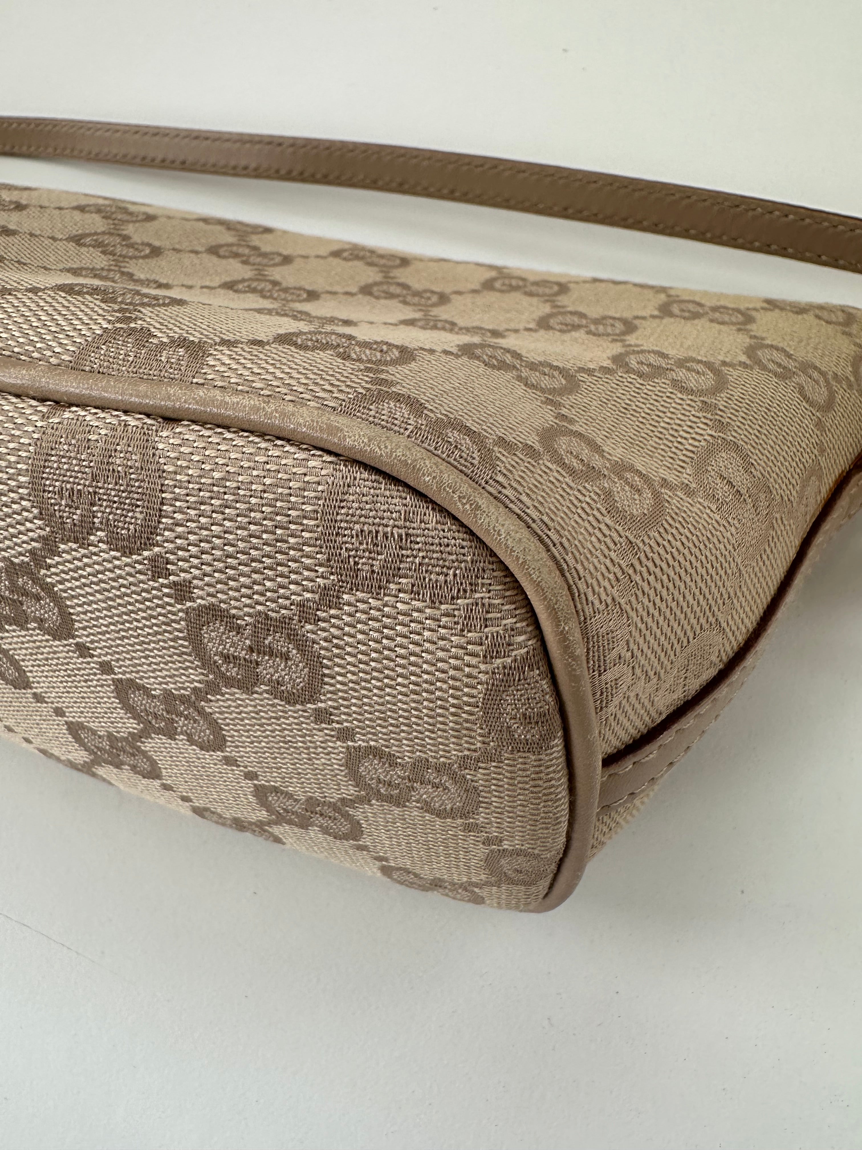 Gucci Pochette Beige