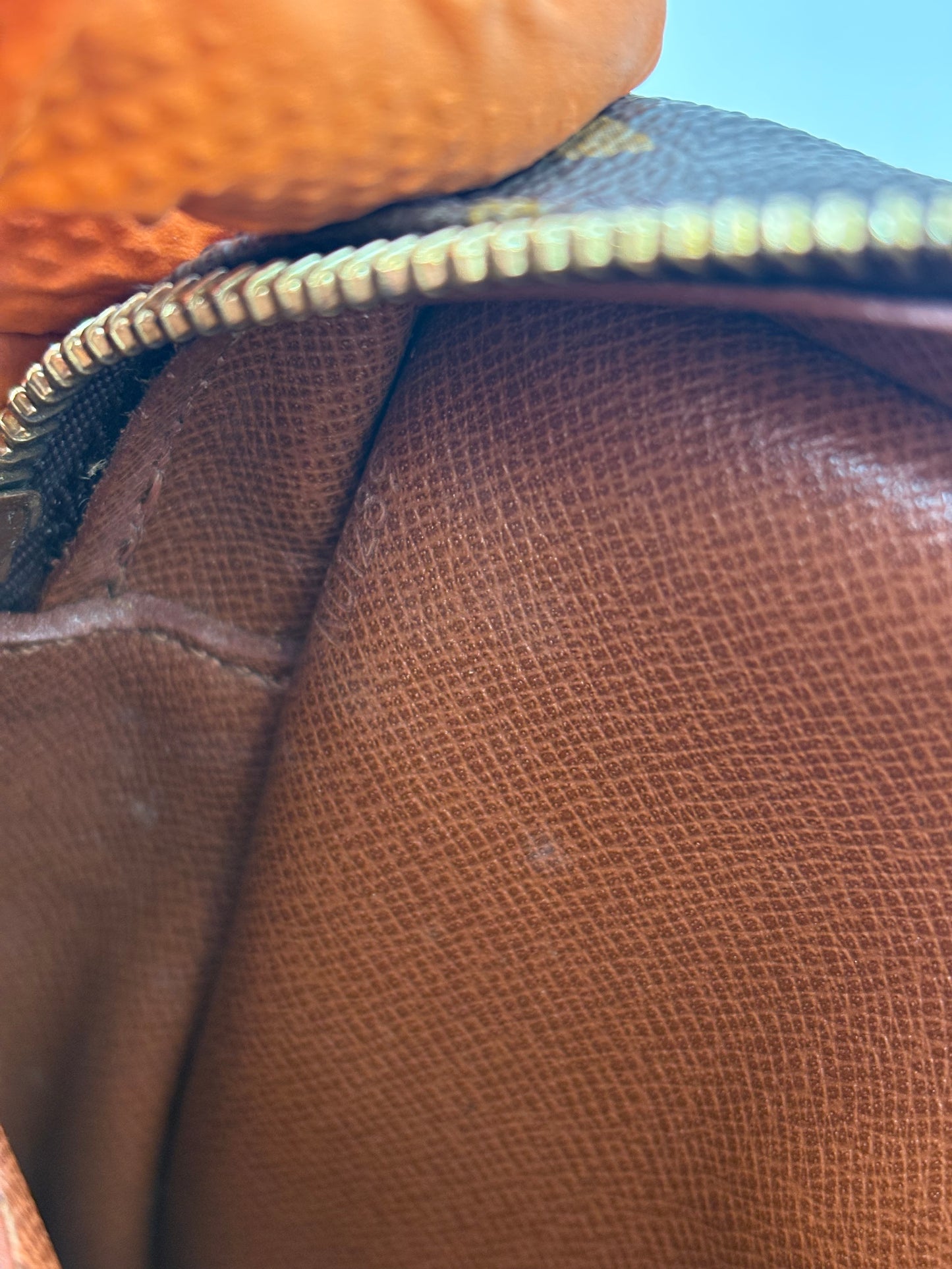 018267 - Louis Vuitton Trocadero 24