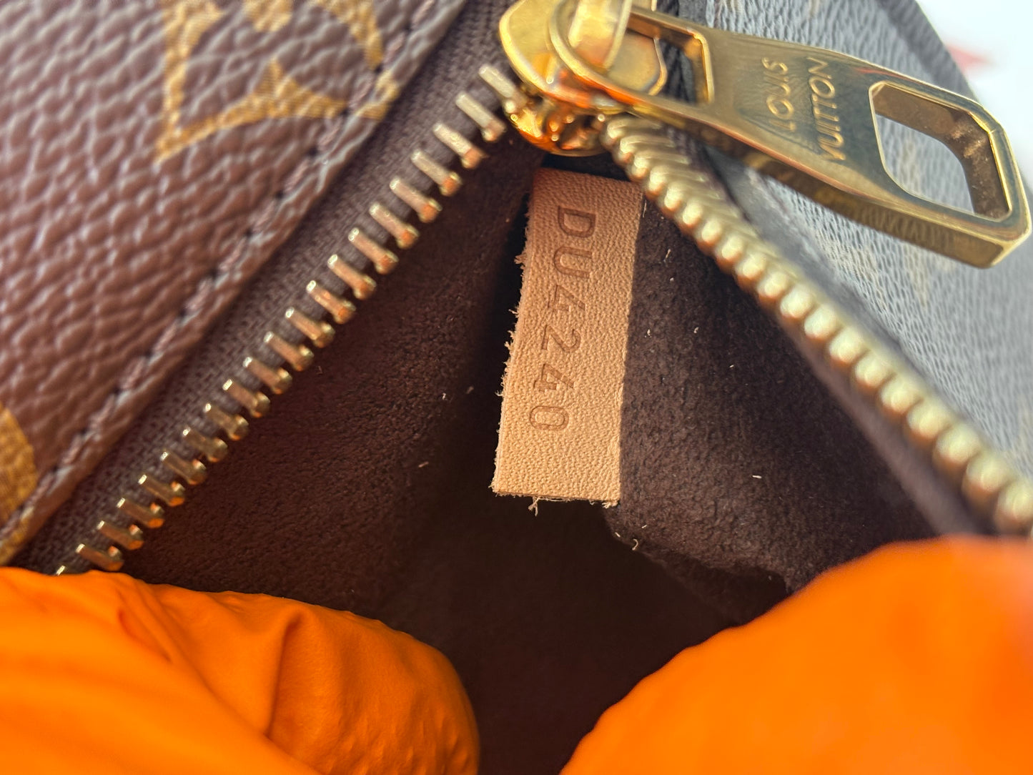 384110 - Louis Vuitton Metis
