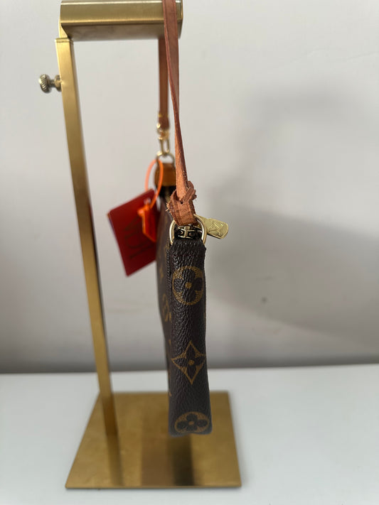 Louis Vuitton Pochette