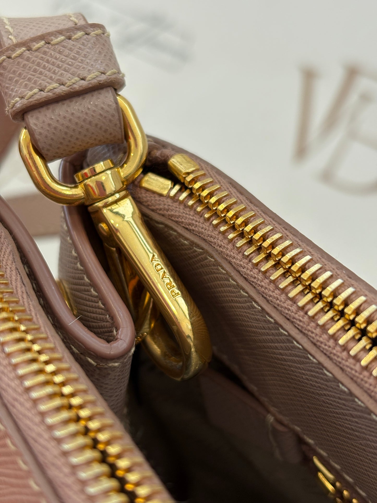 201296 - Prada Galleria