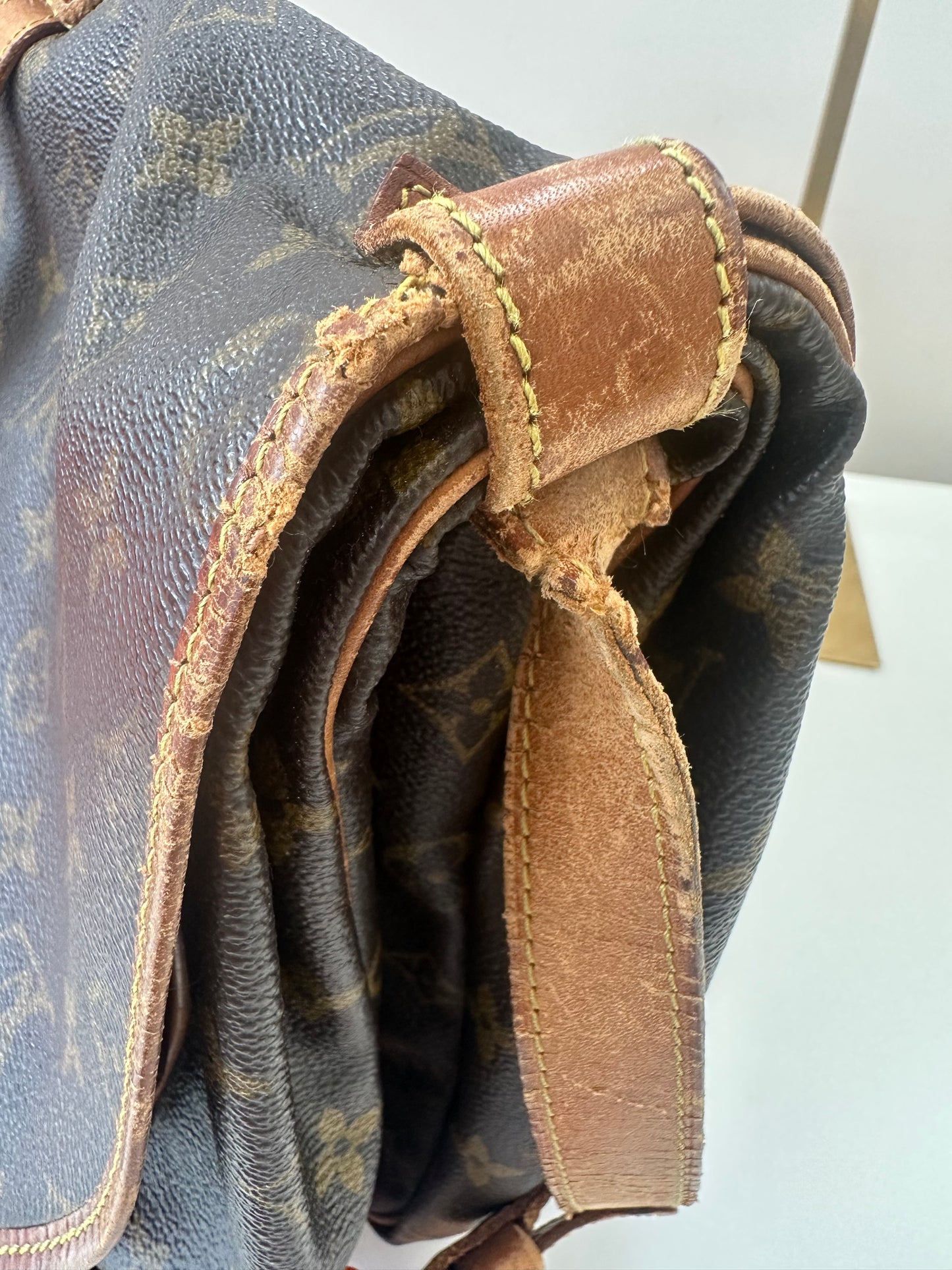 Louis Vuitton Saumur35