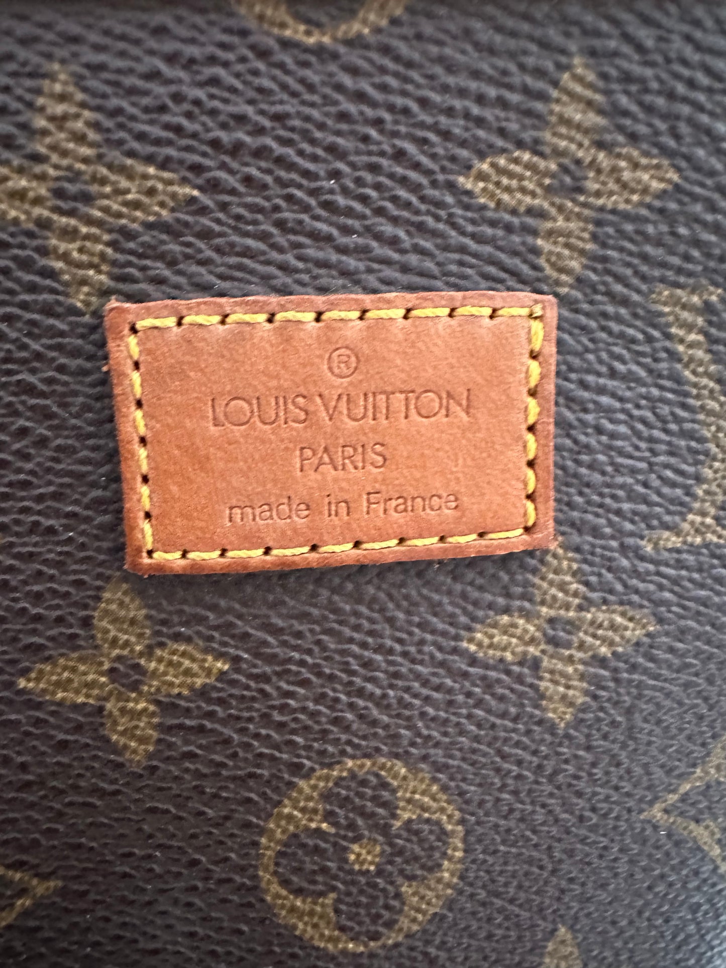 Louis Vuitton Saumur 35