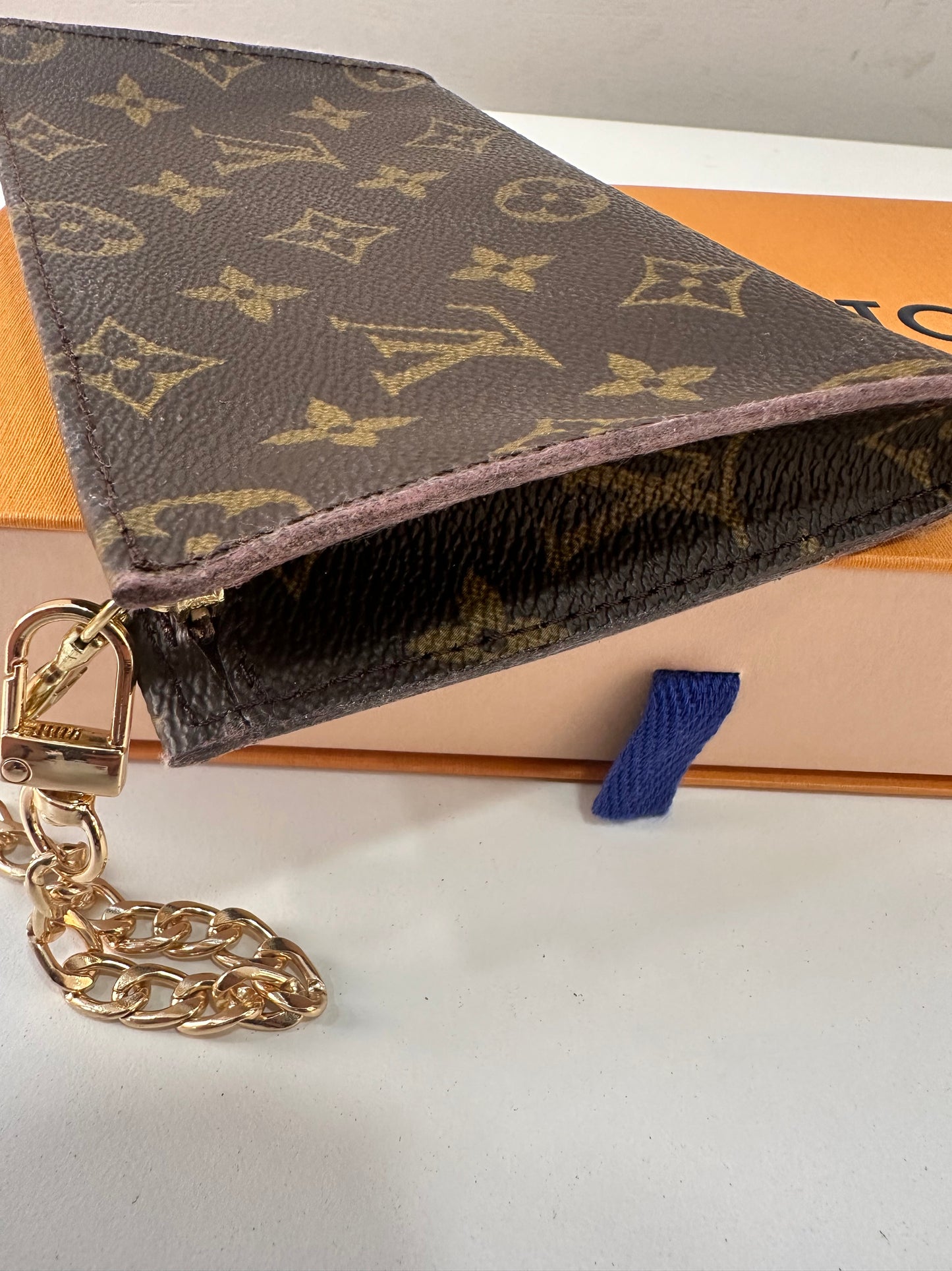 Louis Vuitton Pochette Bucket