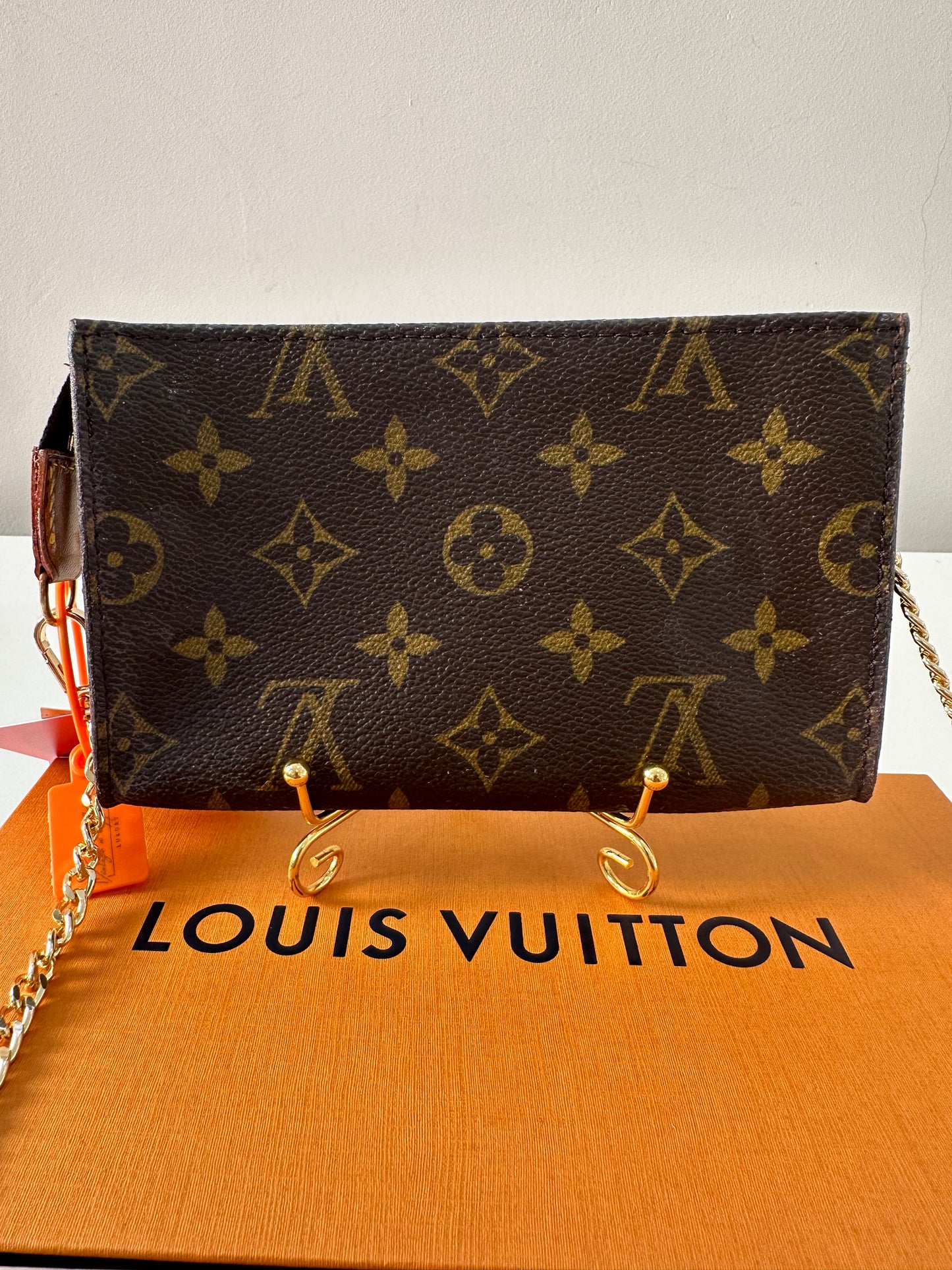 Louis Vuitton Pochette Bucket