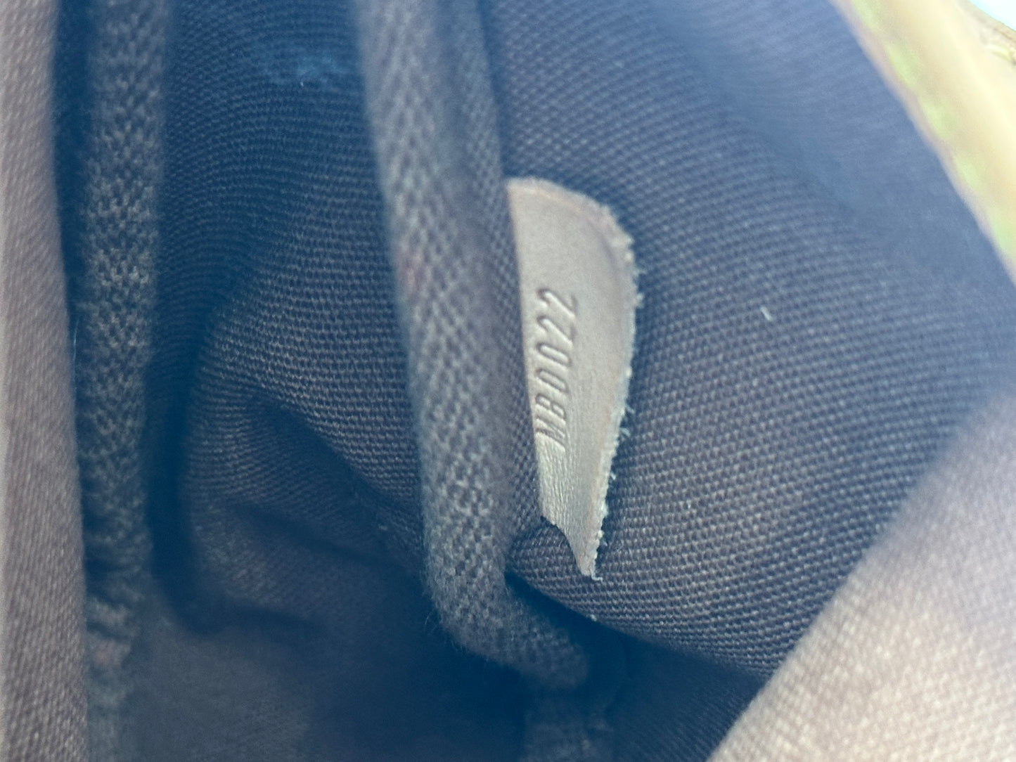 017887 - Louis Vuitton Saumur 30
