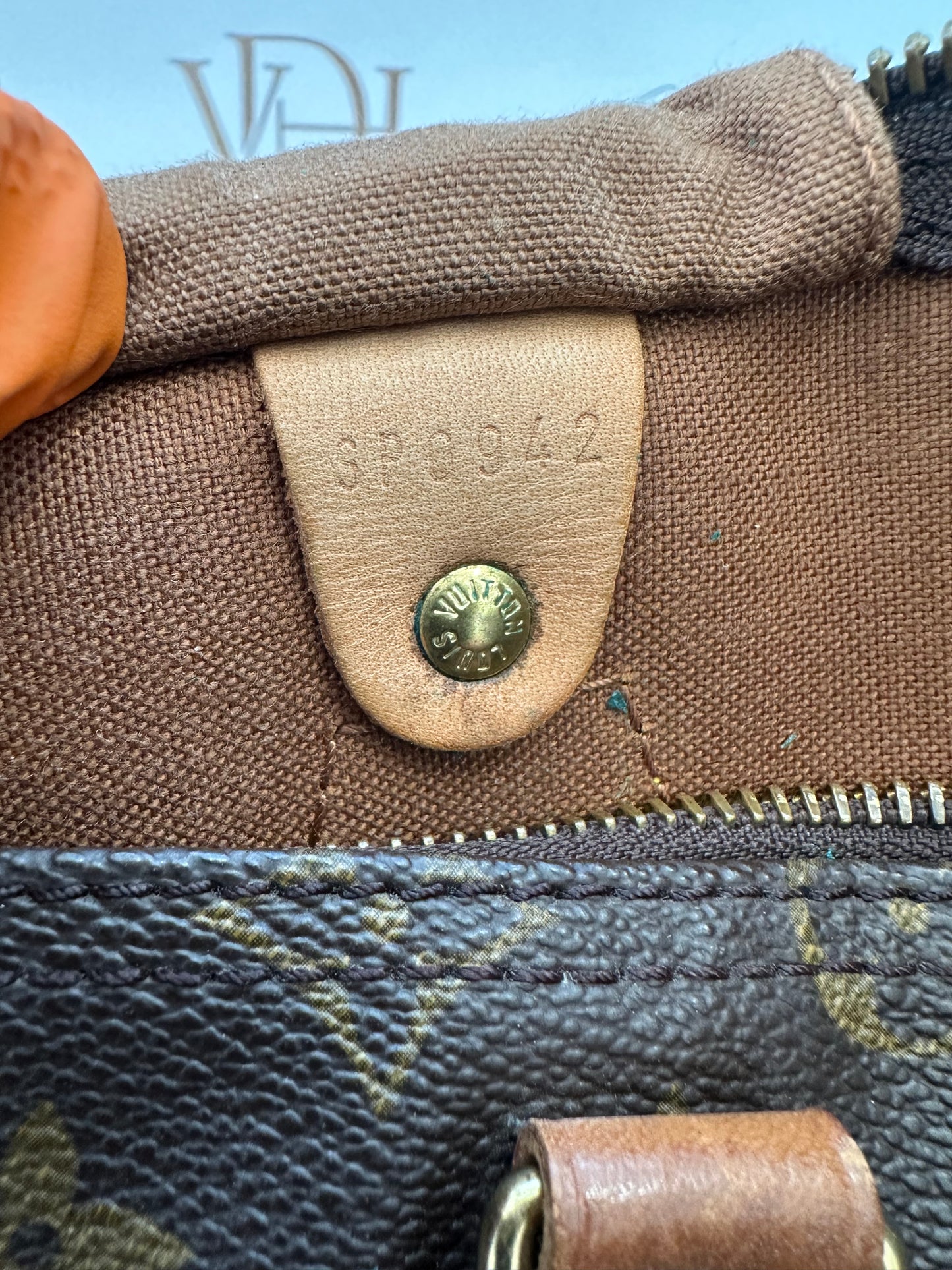017863 - Louis Vuitton Speedy 35