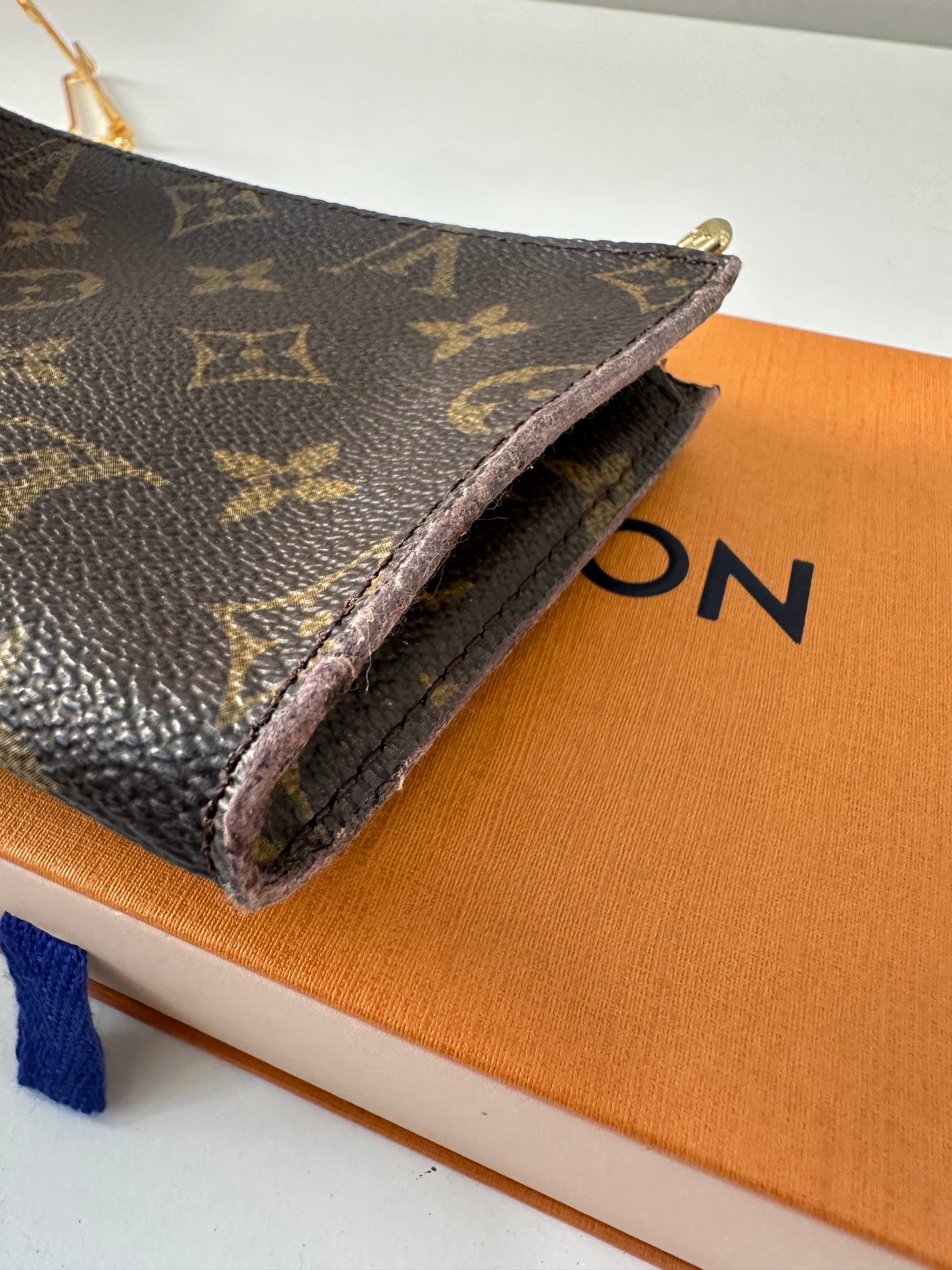 Louis Vuitton Pochette Bucket