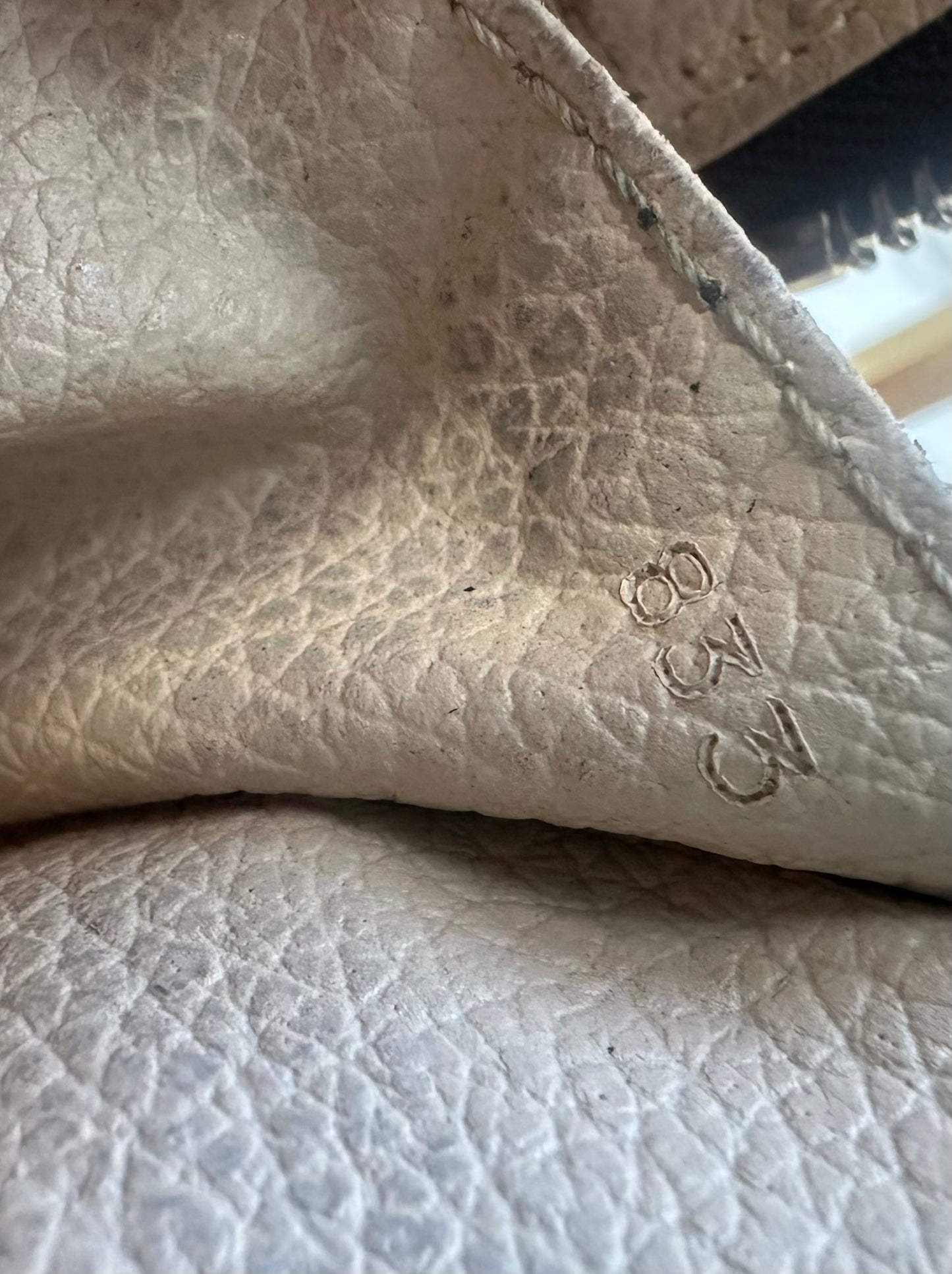 Louis Vuitton Trousse Toilette 23