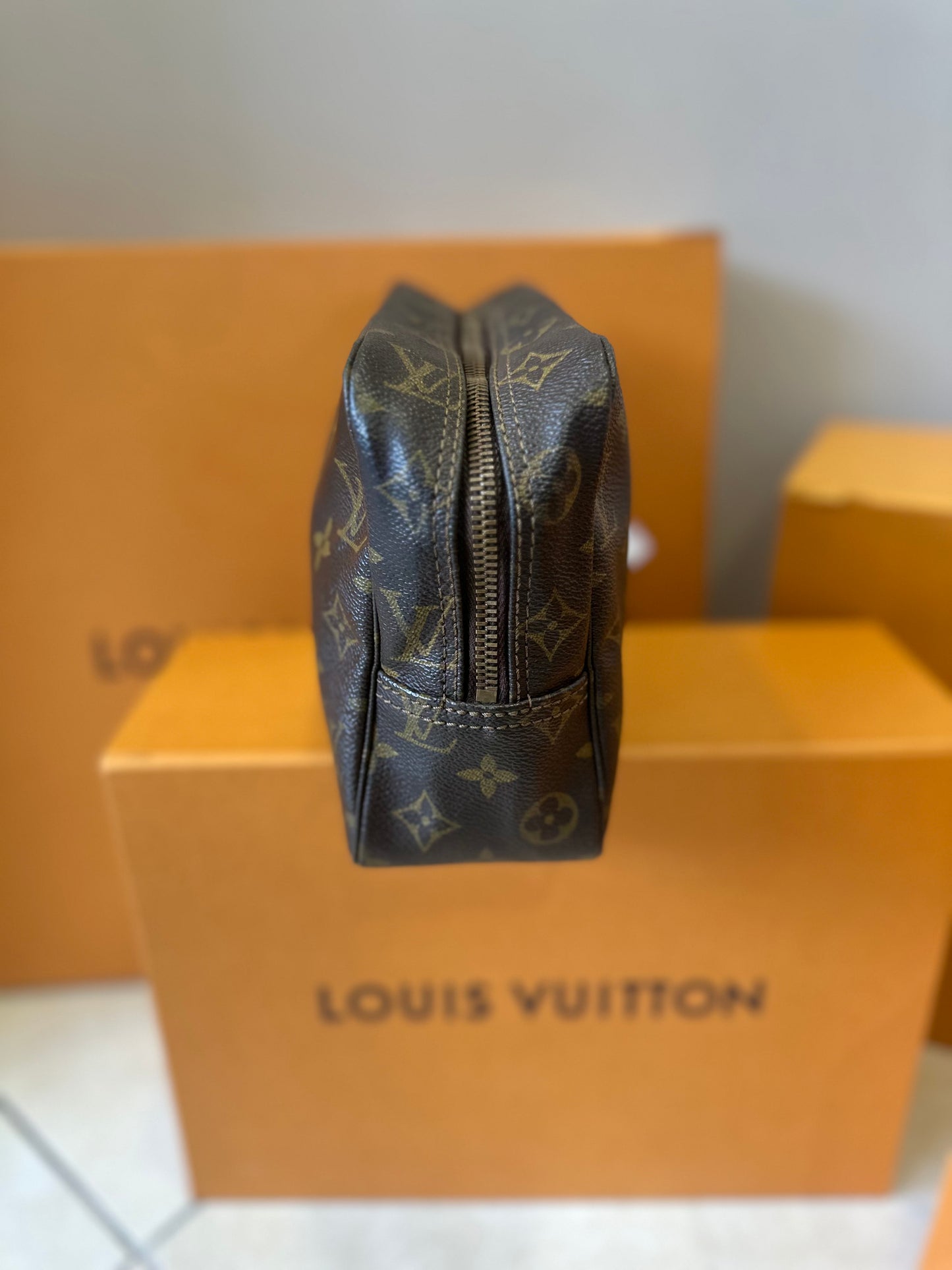 Louis Vuitton Trousse 28