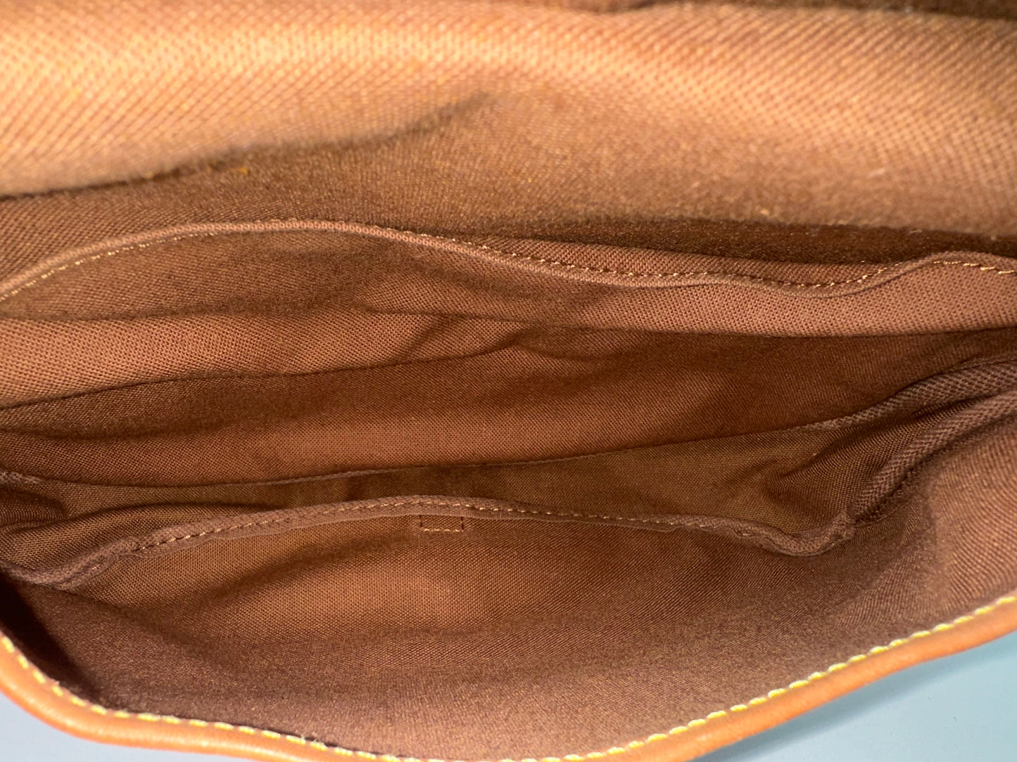 Louis Vuitton Saumur 30