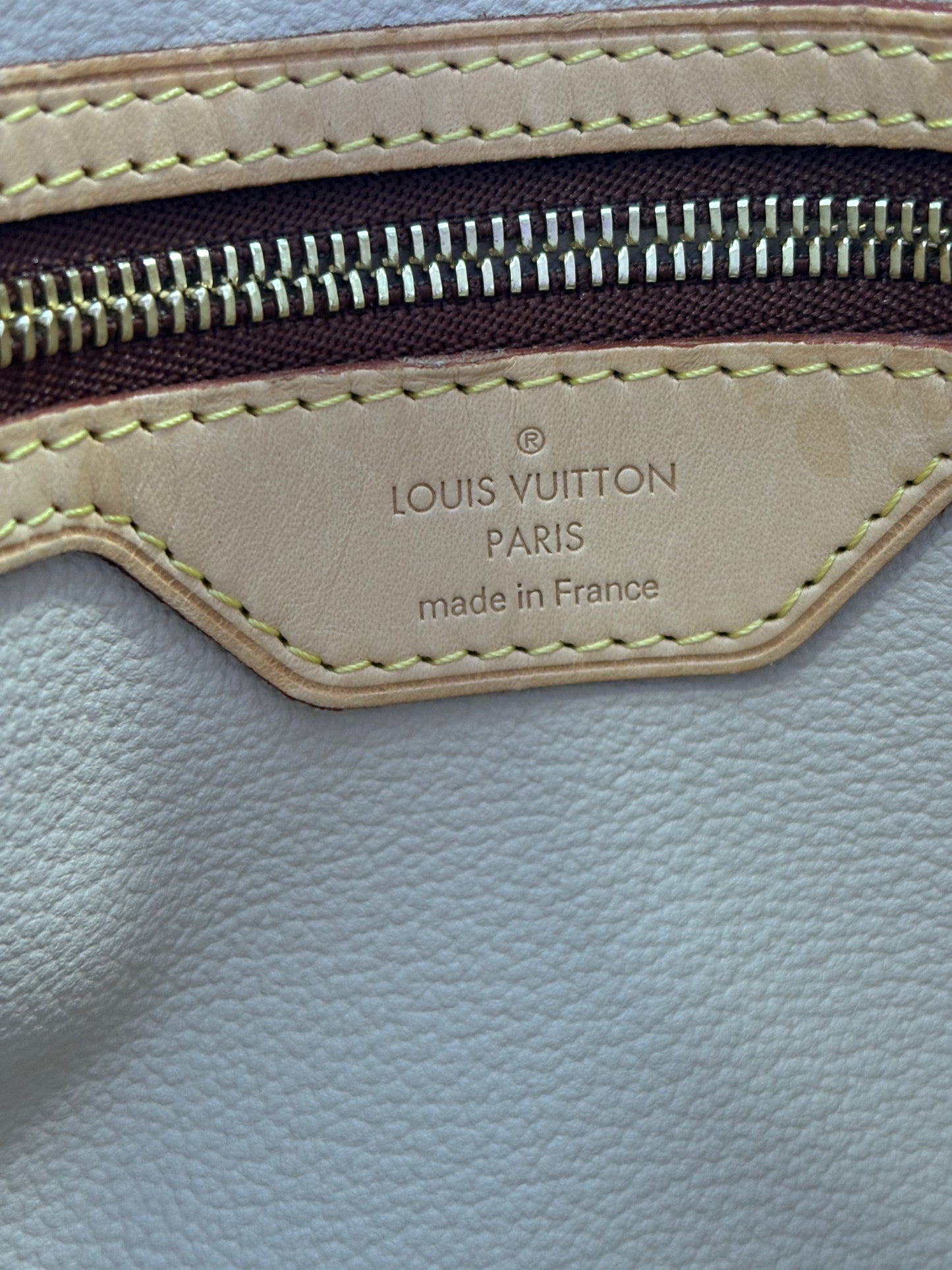 018189 - Louis Vuitton Bucket PM