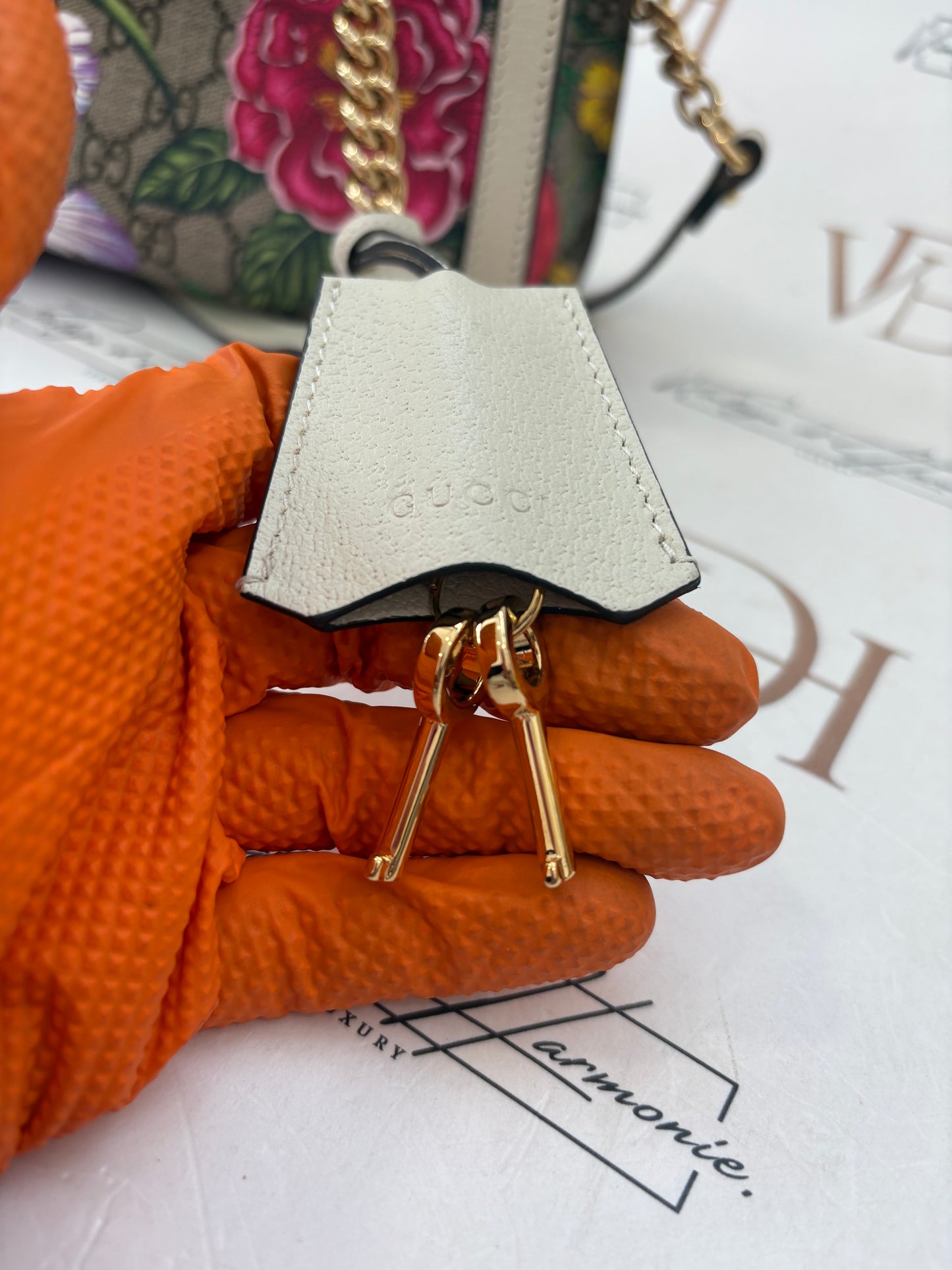 384060 - Gucci Padlock