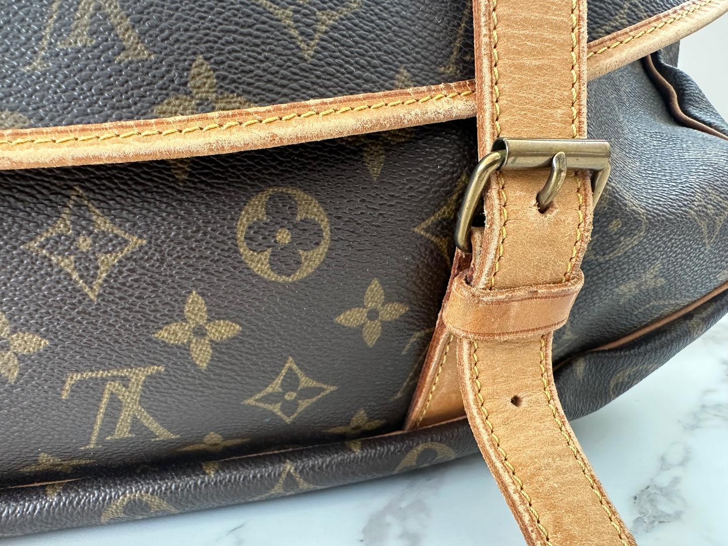Louis Vuitton Saumur 43