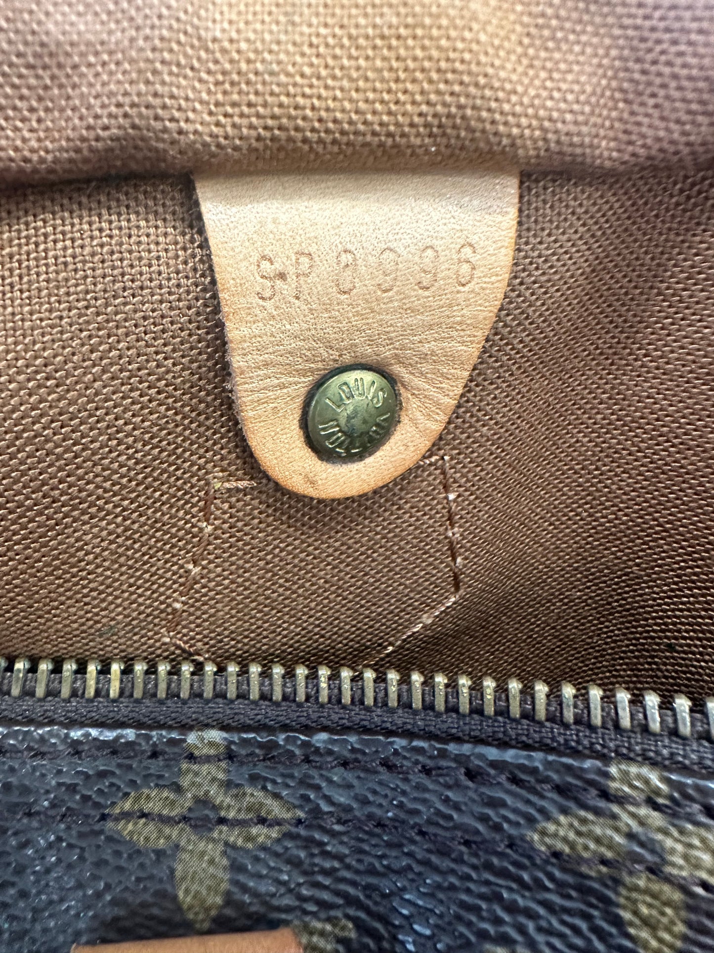 Louis Vuitton Speedy 40