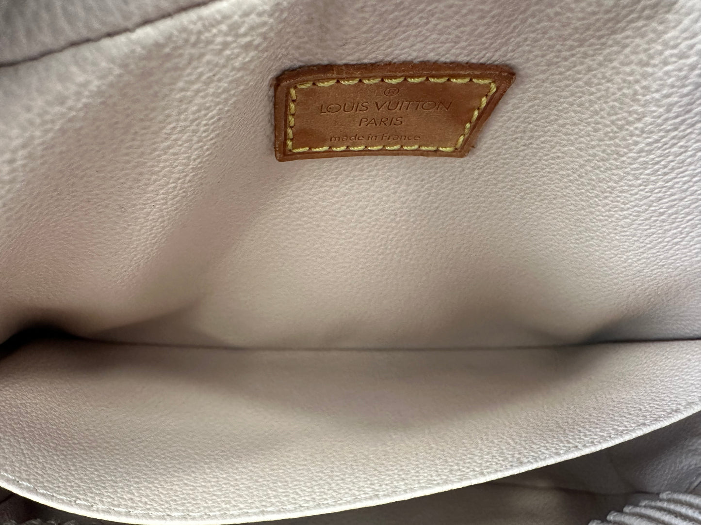 Louis Vuitton Trousse Toilette 23