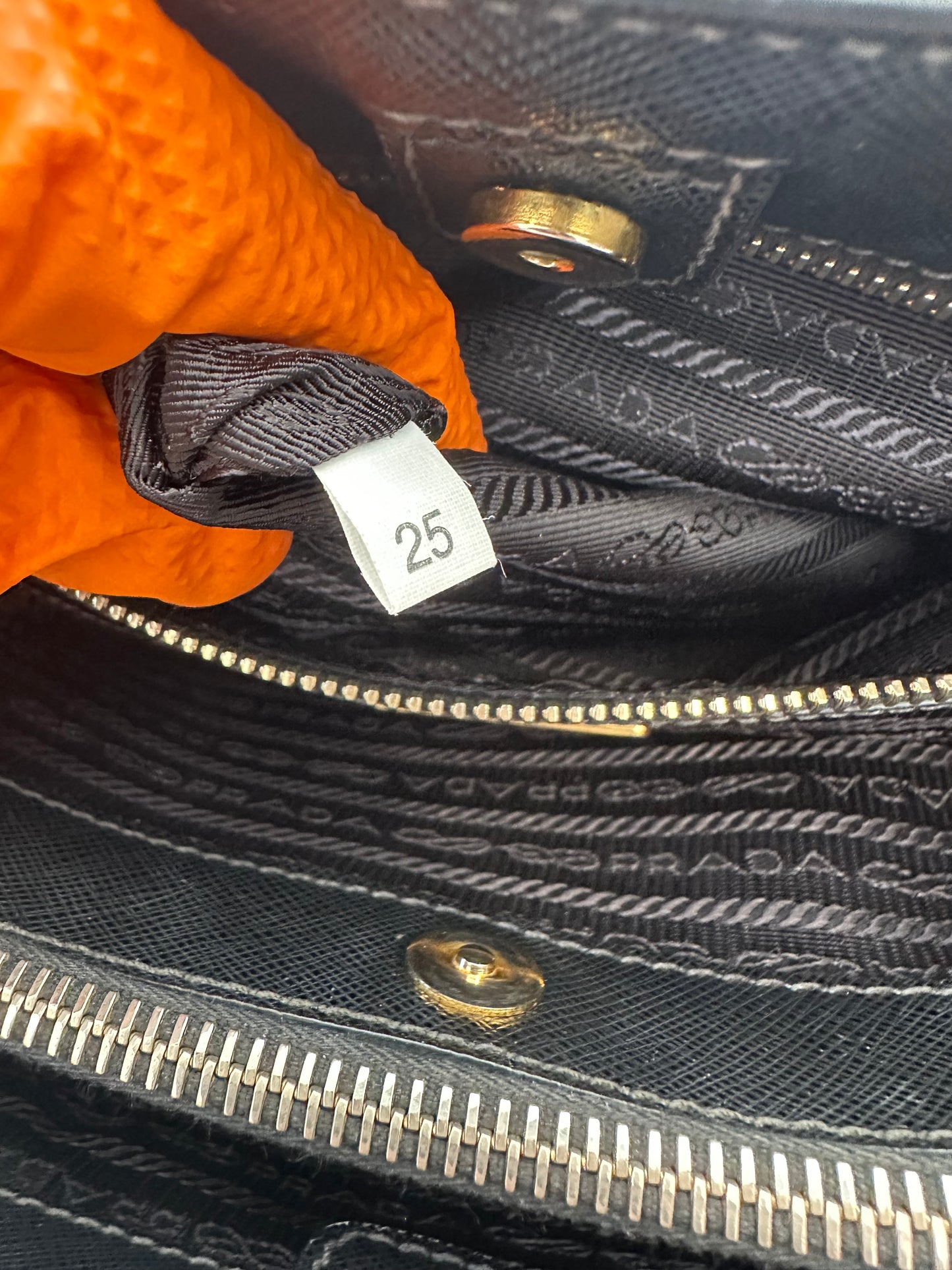 382512 - Prada Galleria Black