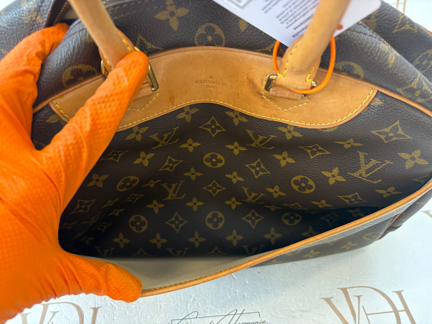 018276 - Louis Vuitton Deauville