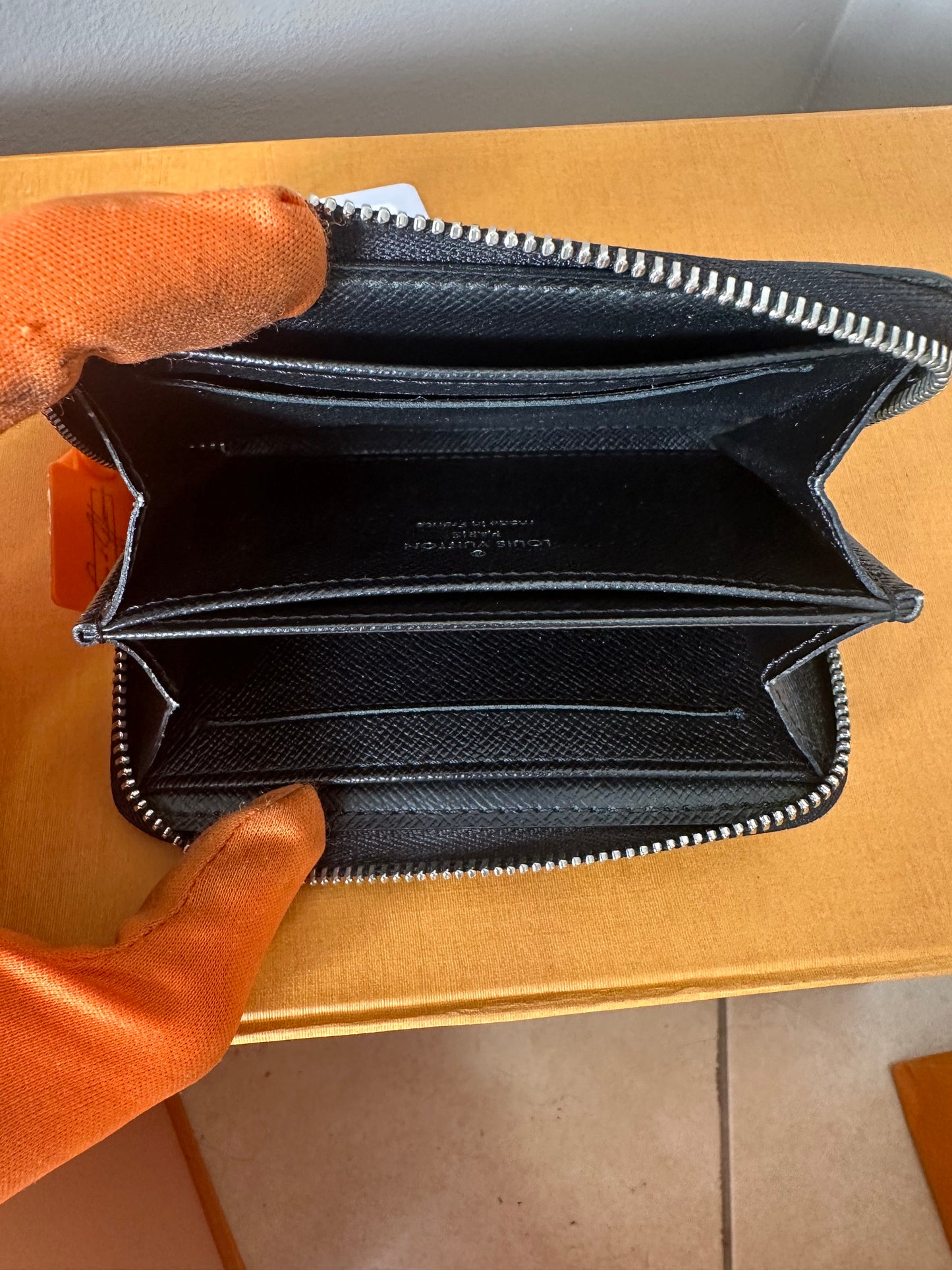 Louis Vuitton Zippy Damier