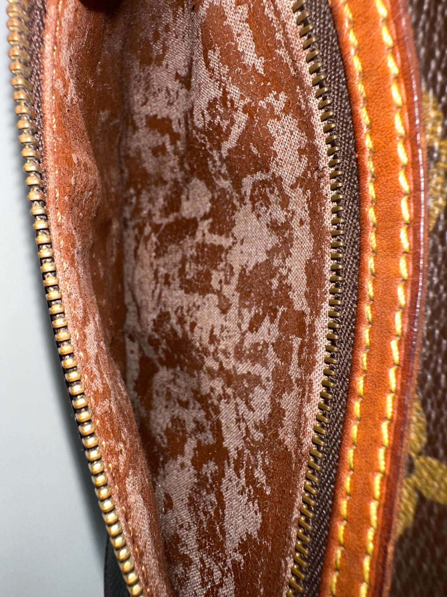 Louis Vuitton Saint German 24