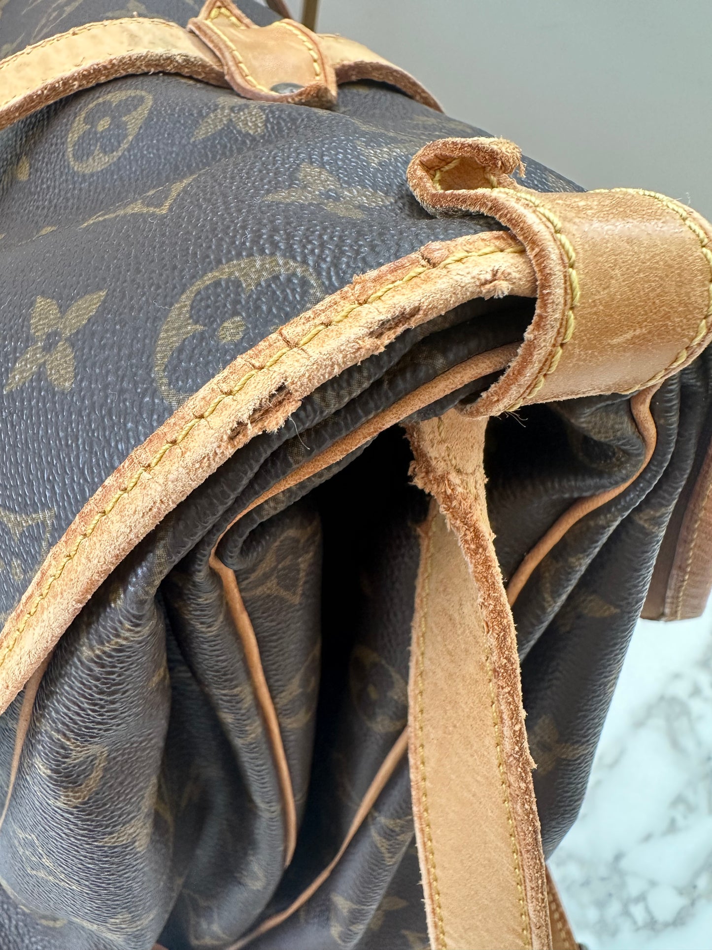 Louis Vuitton Saumur 43