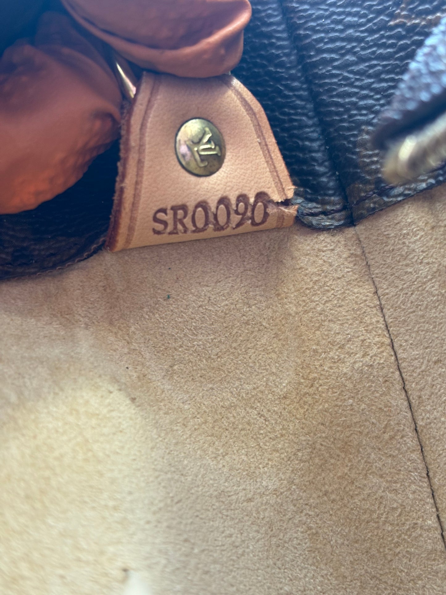 018623 - Louis Vuitton Luco