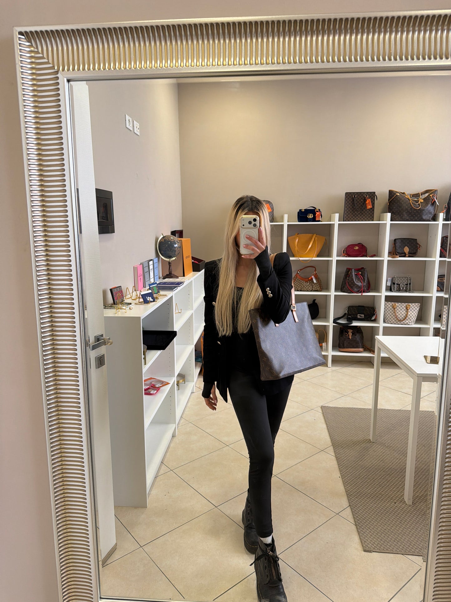 017892 - Louis Vuitton Luco