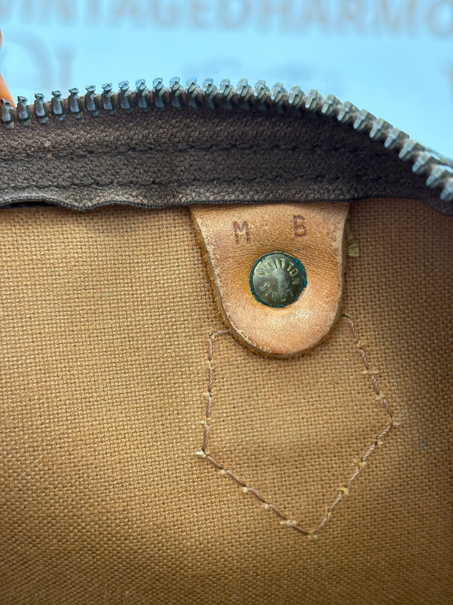 018545 - Louis Vuitton Speedy 35
