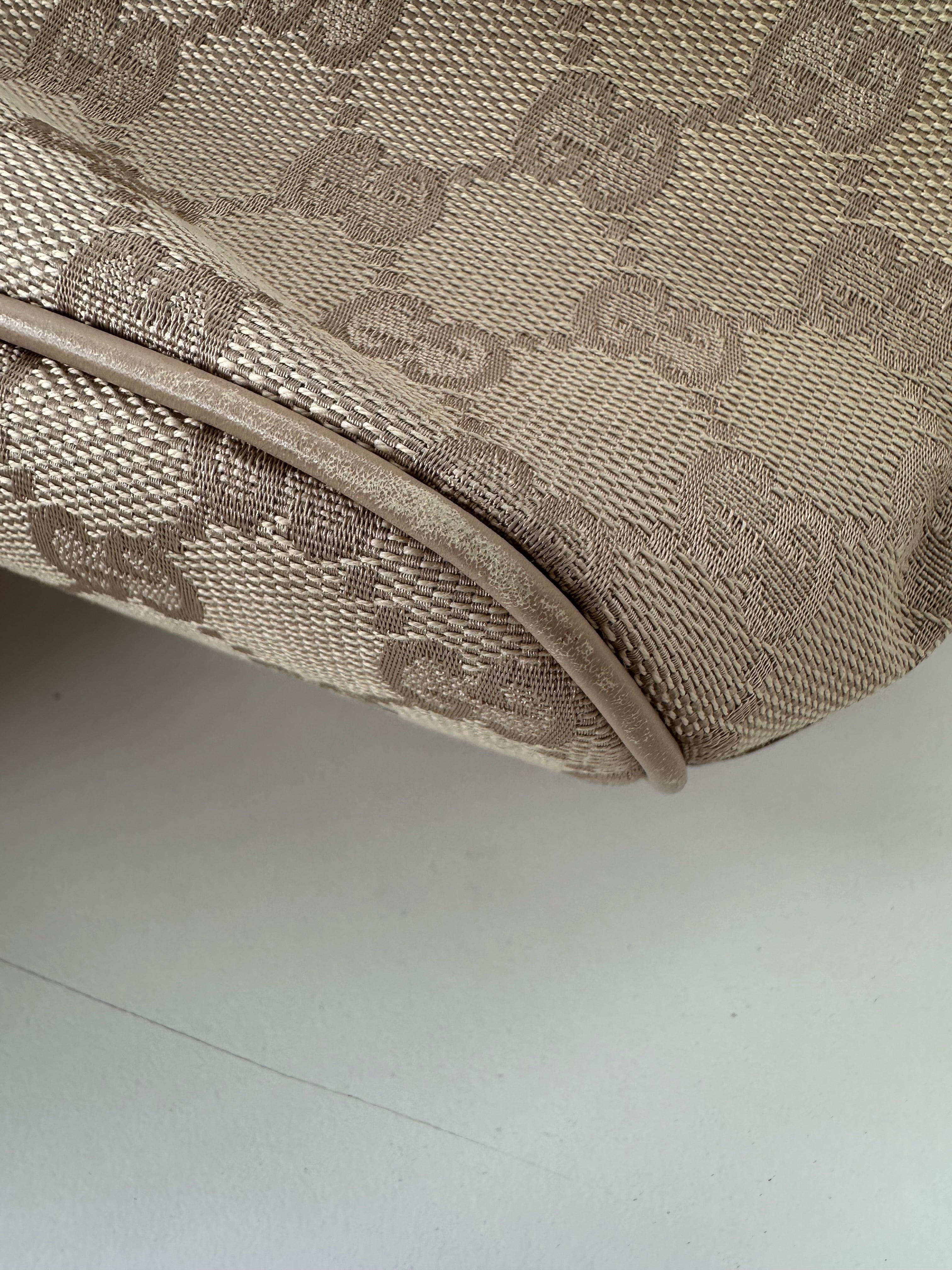 Gucci Pochette Beige