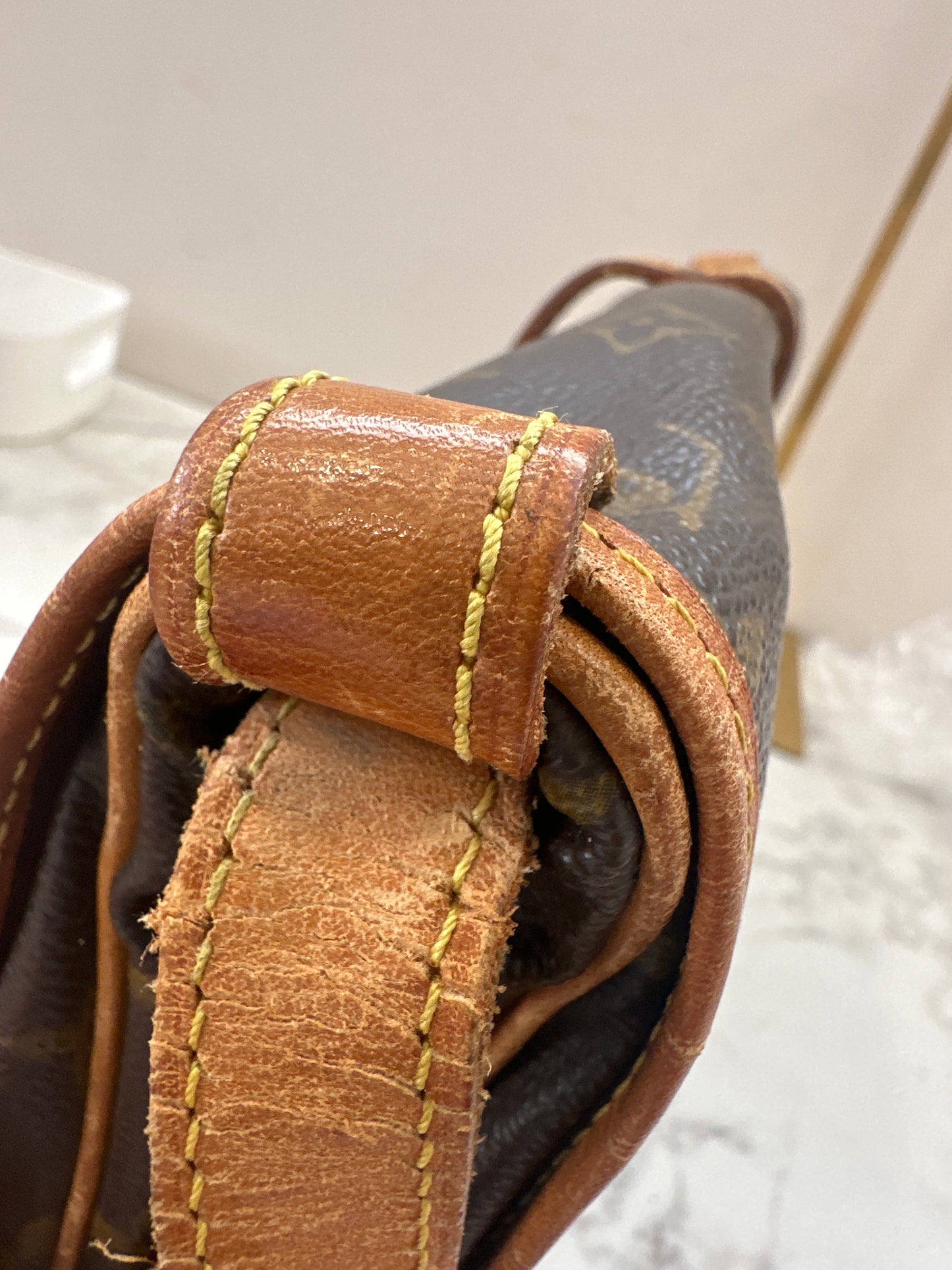 Louis Vuitton Saumur 30