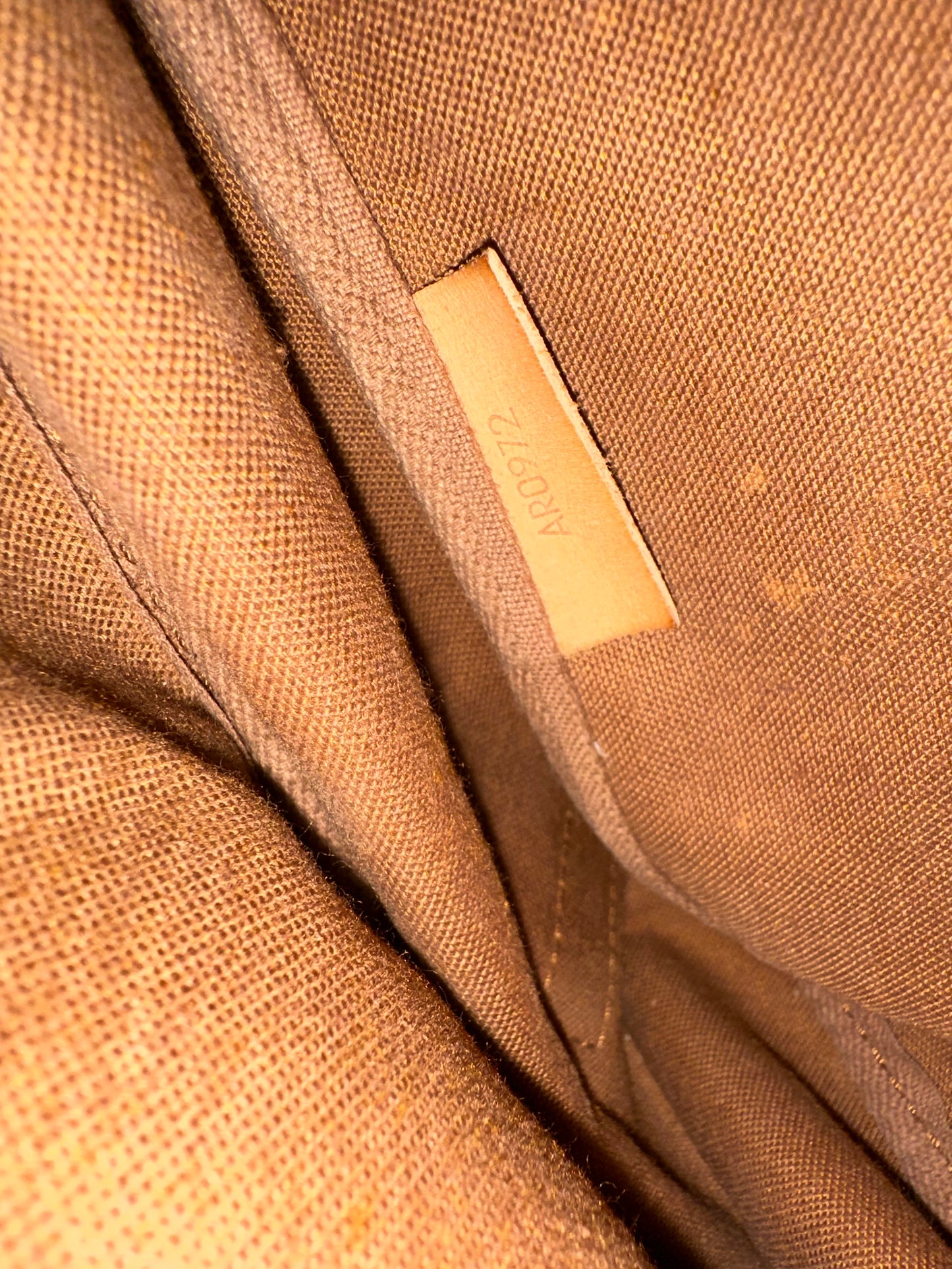 Louis Vuitton Saumur 35