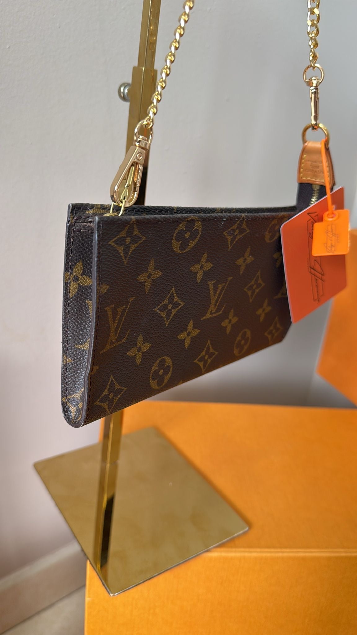LV Pochette Bucket