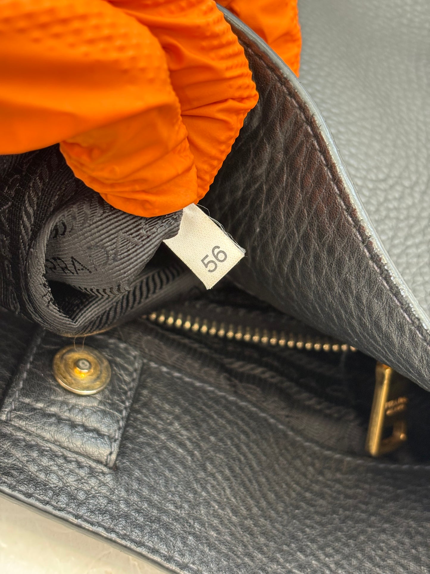 383880 - Prada Black