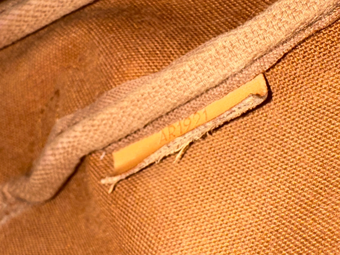 Louis Vuitton Saumur 30